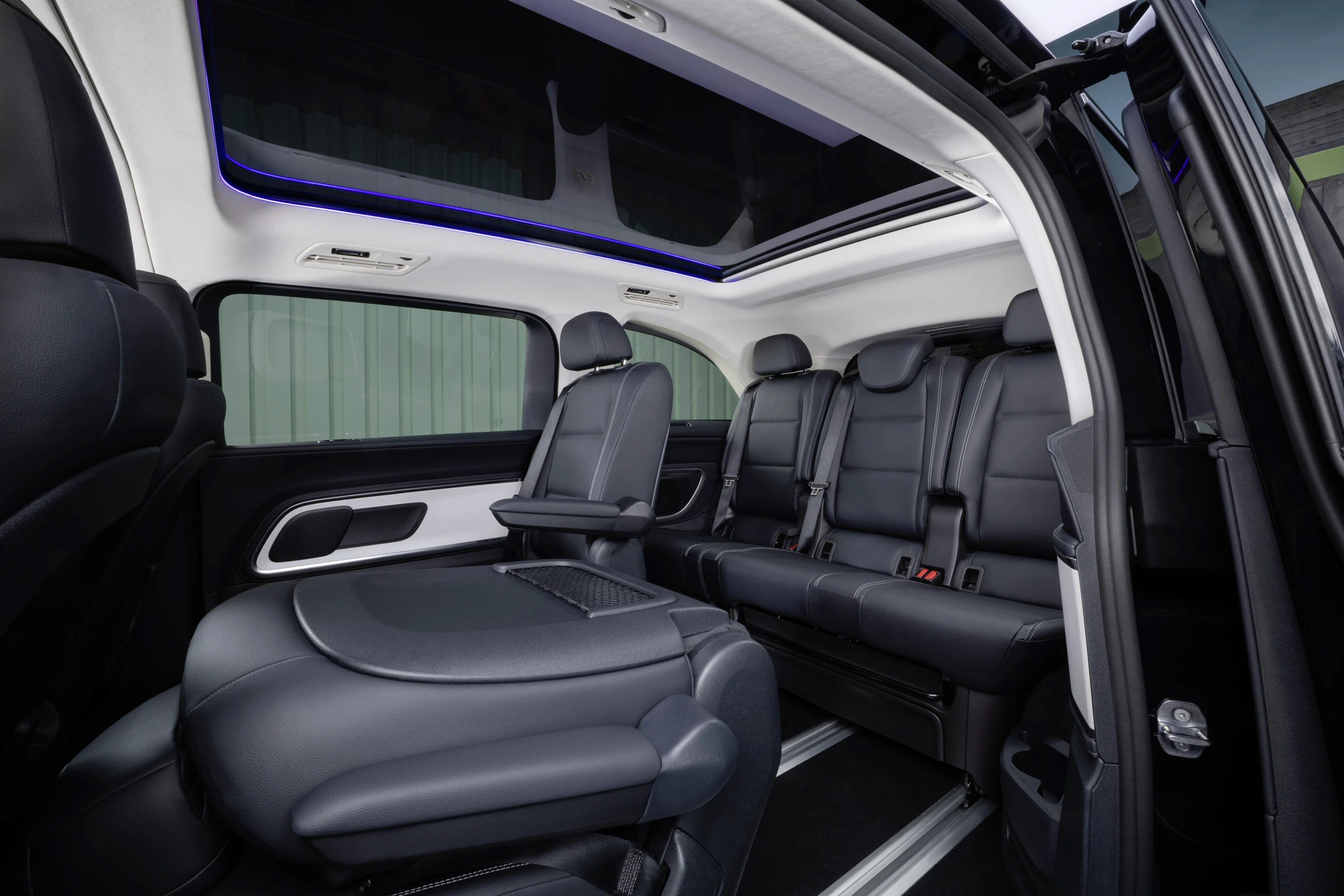 Mercedes VLE 300 secondrowseats view