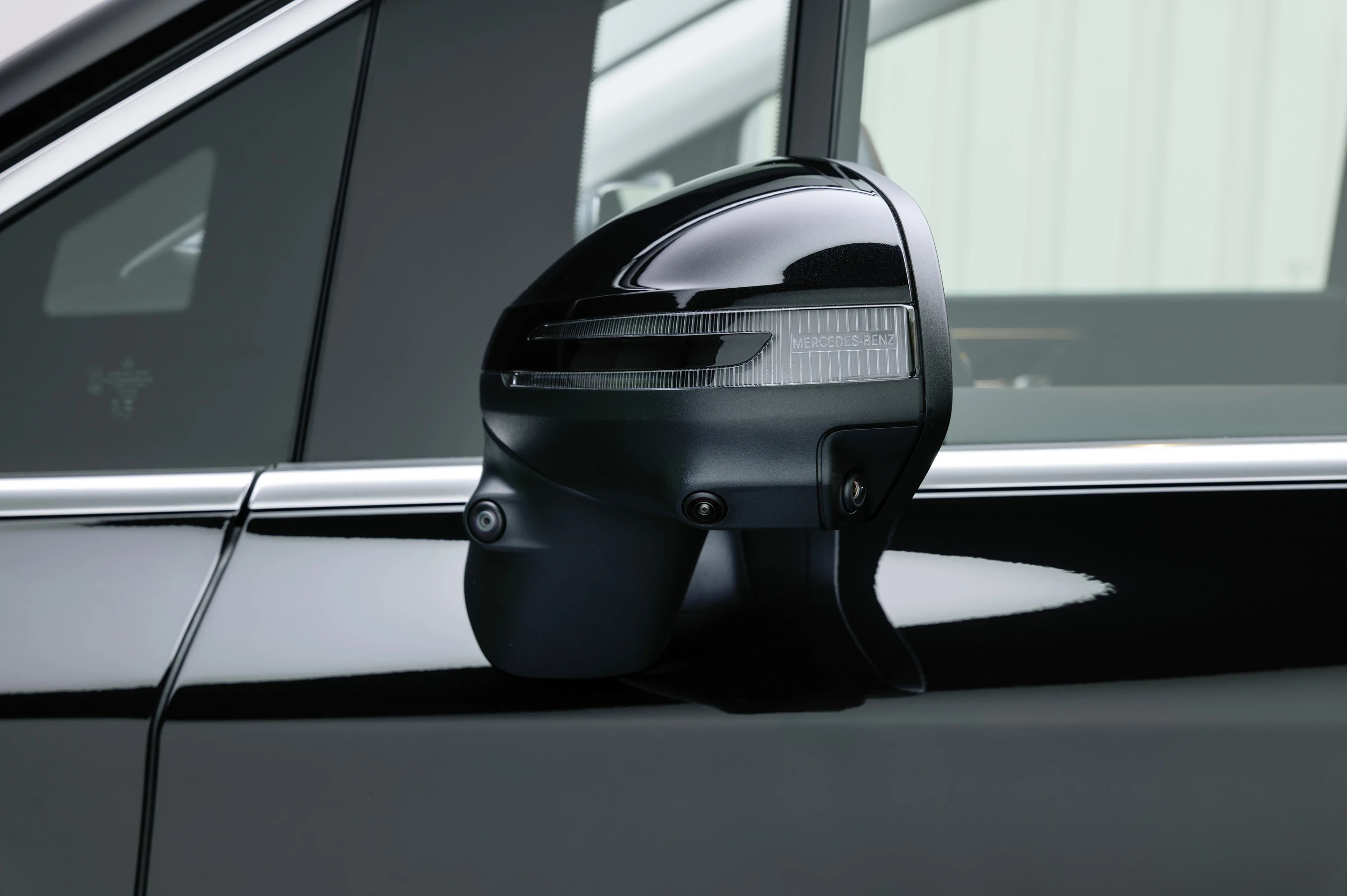 Mercedes VLE 300 details view