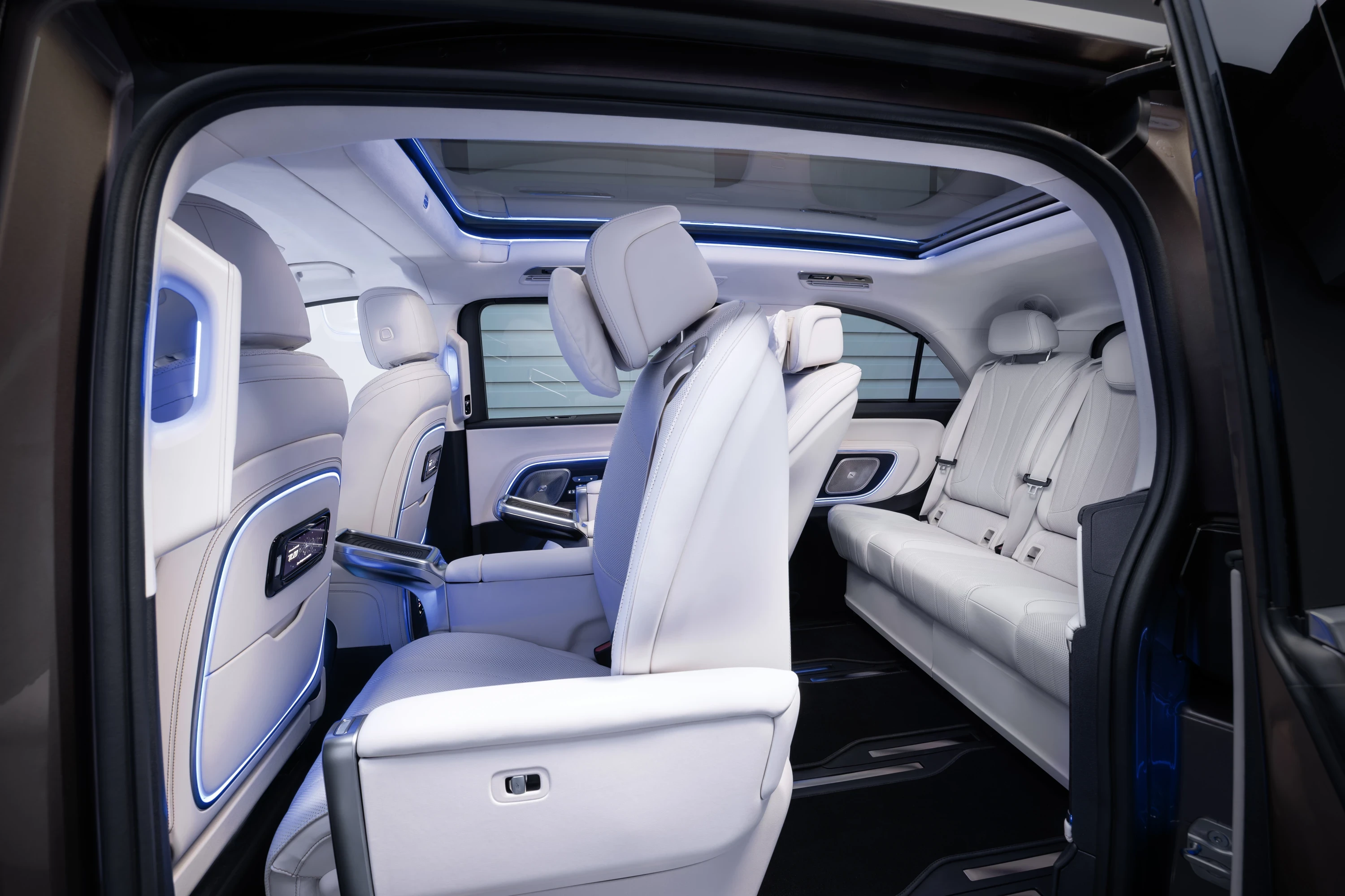 Mercedes VLE 300 secondrowseats view