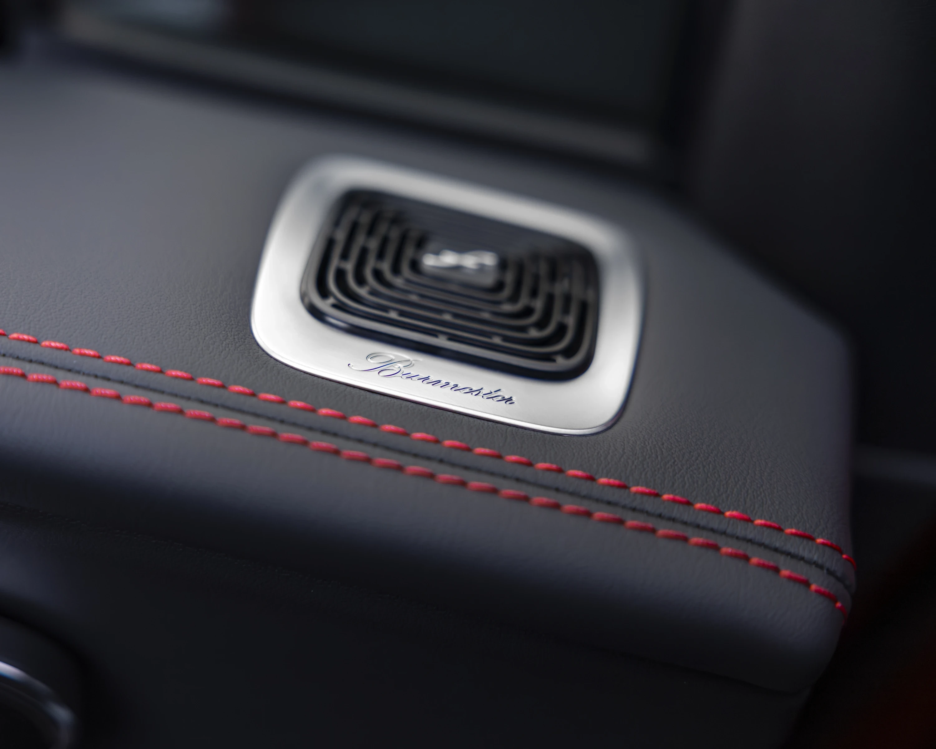 Mercedes VLE 300 details view