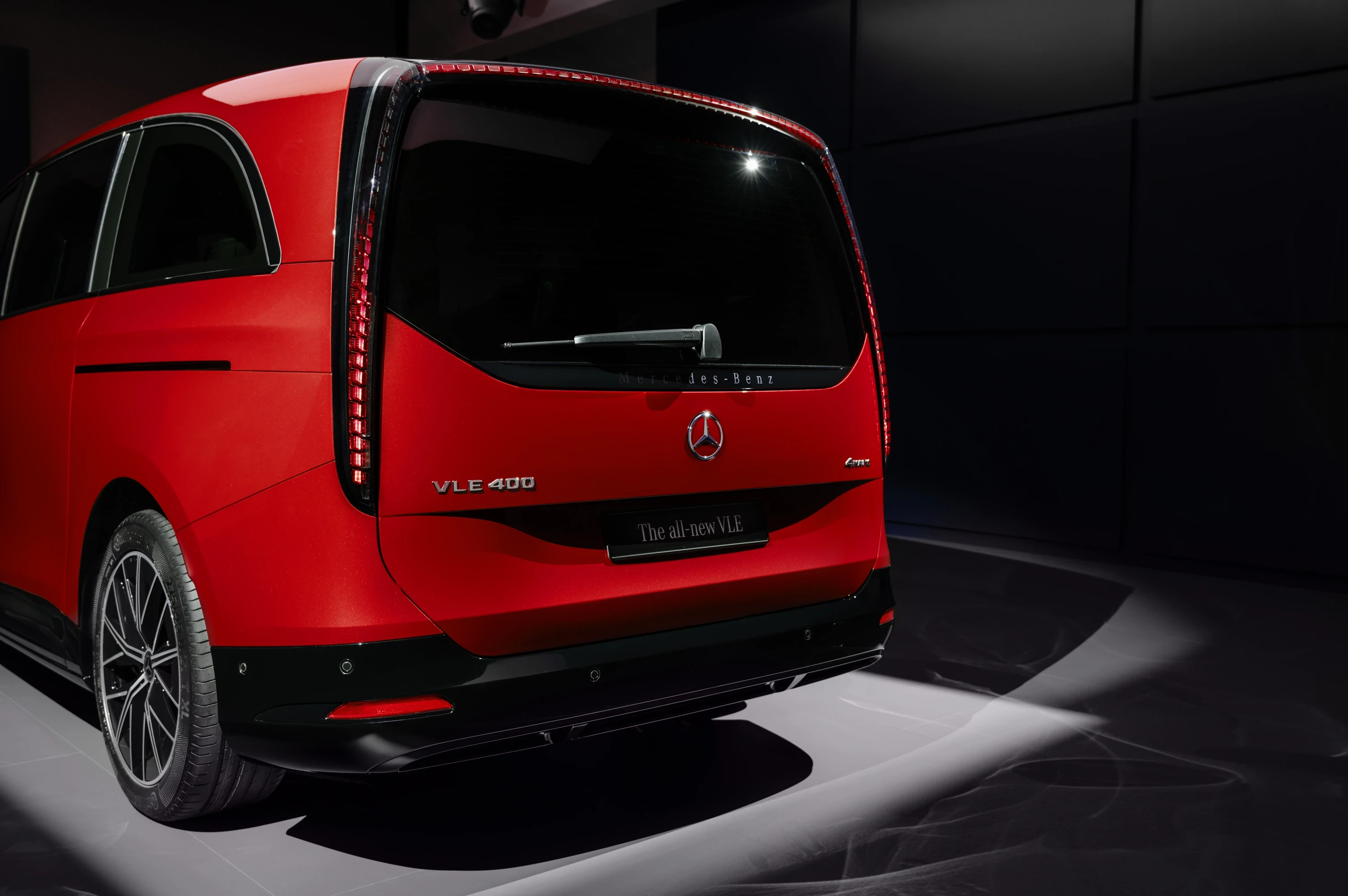 Mercedes VLE 300 exterior view