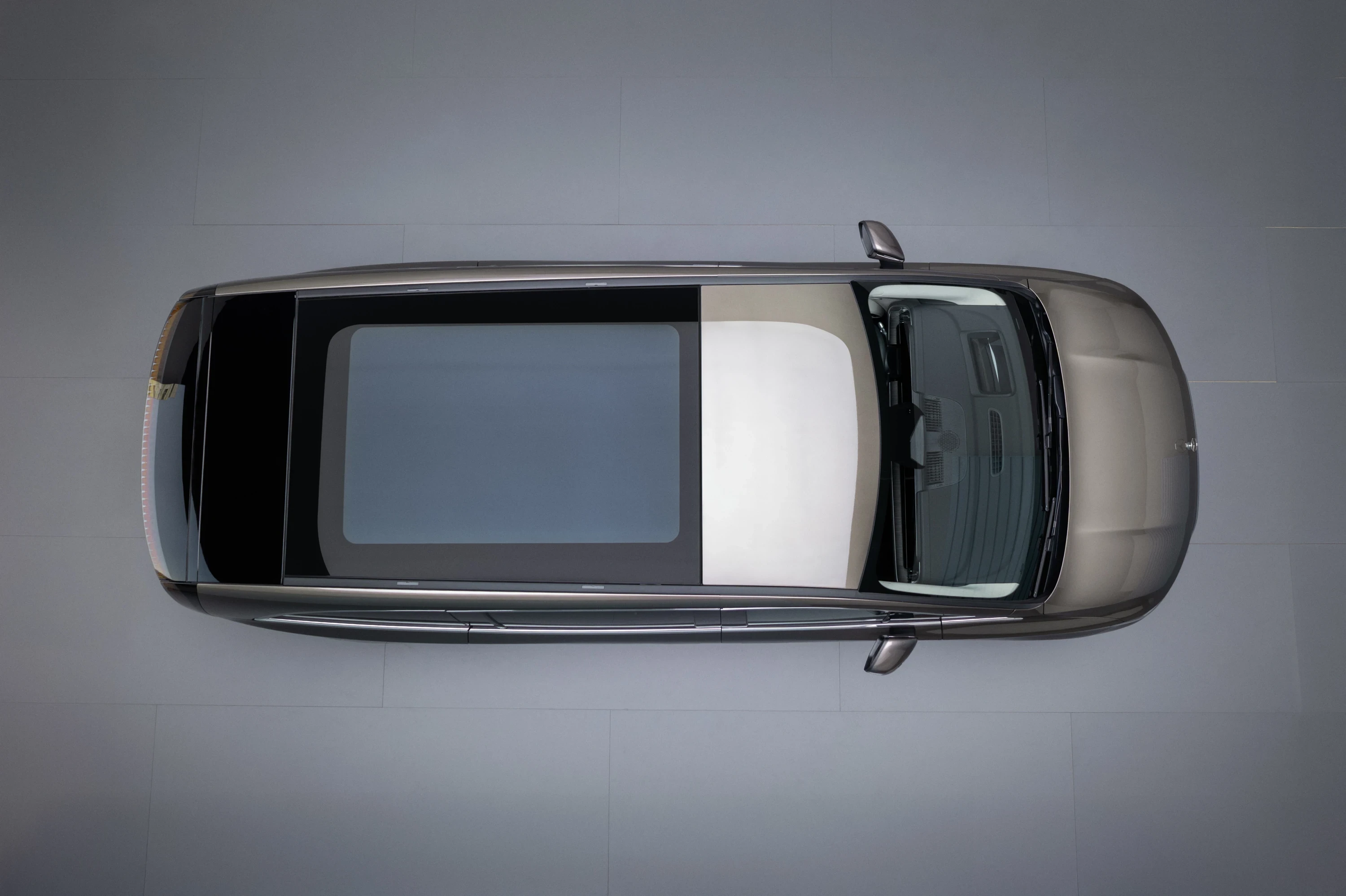 Mercedes VLE 300 exterior view