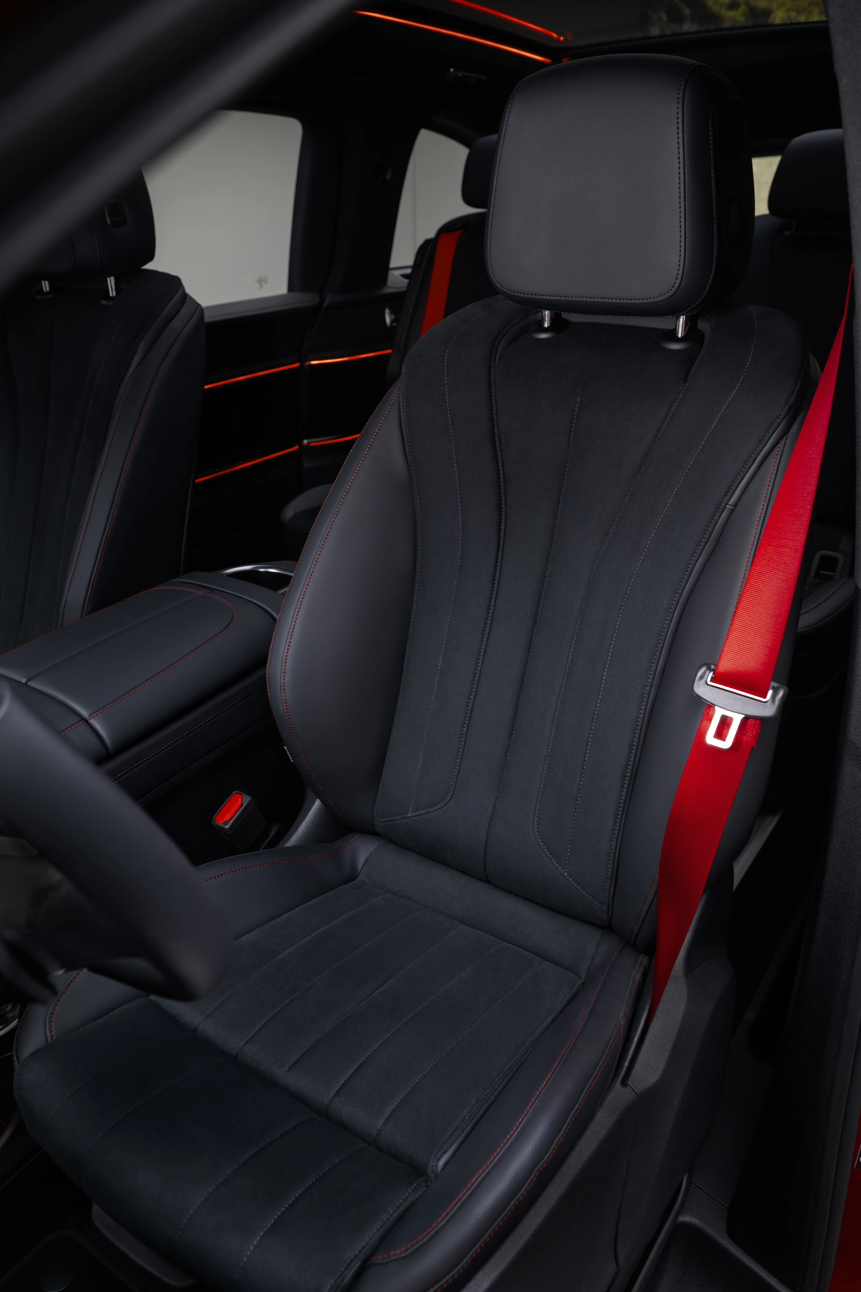 Mercedes VLE 300 frontseats view