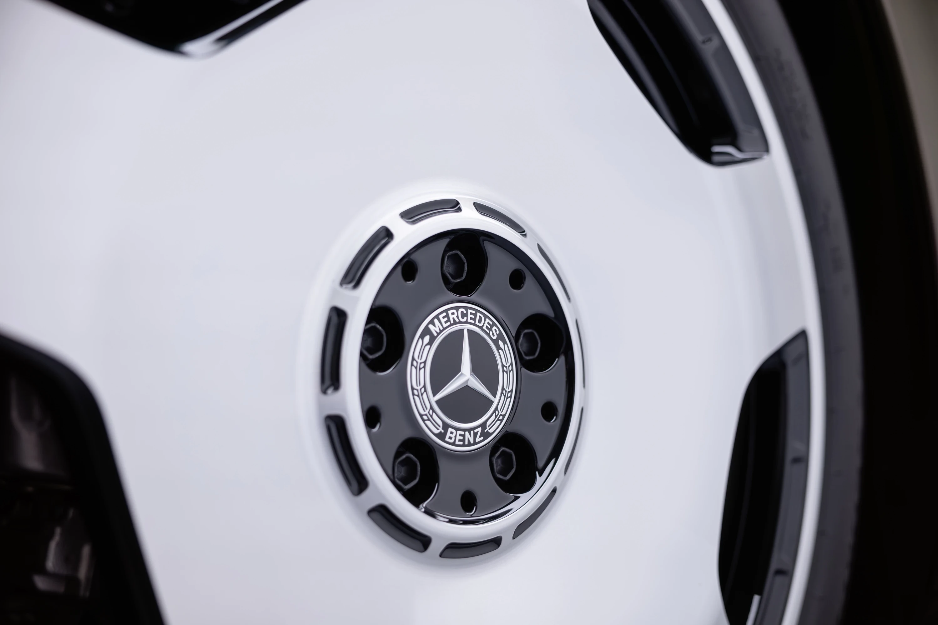 Mercedes VLE 300 wheels view