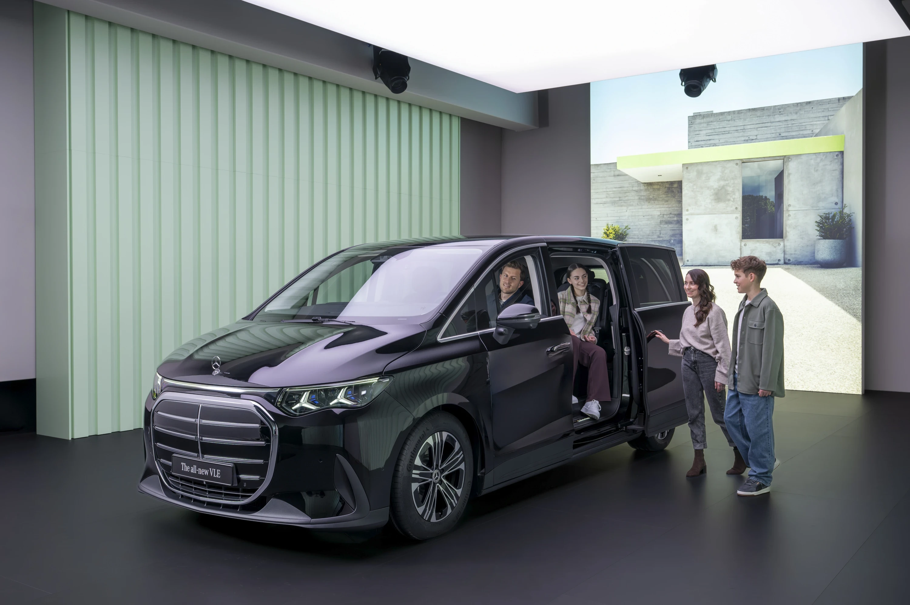 Mercedes VLE 300 lifestyle view