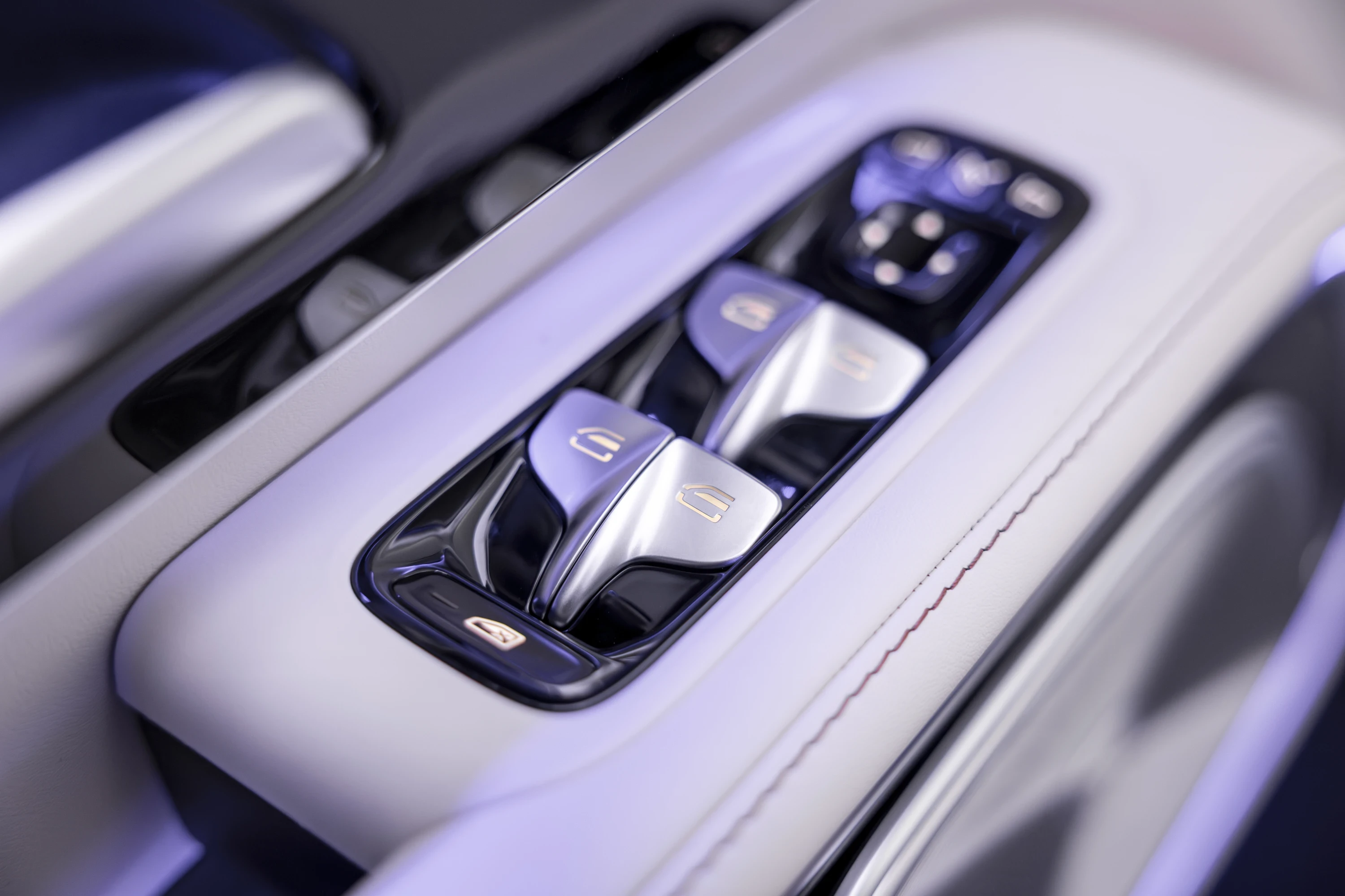 Mercedes VLE 300 details view