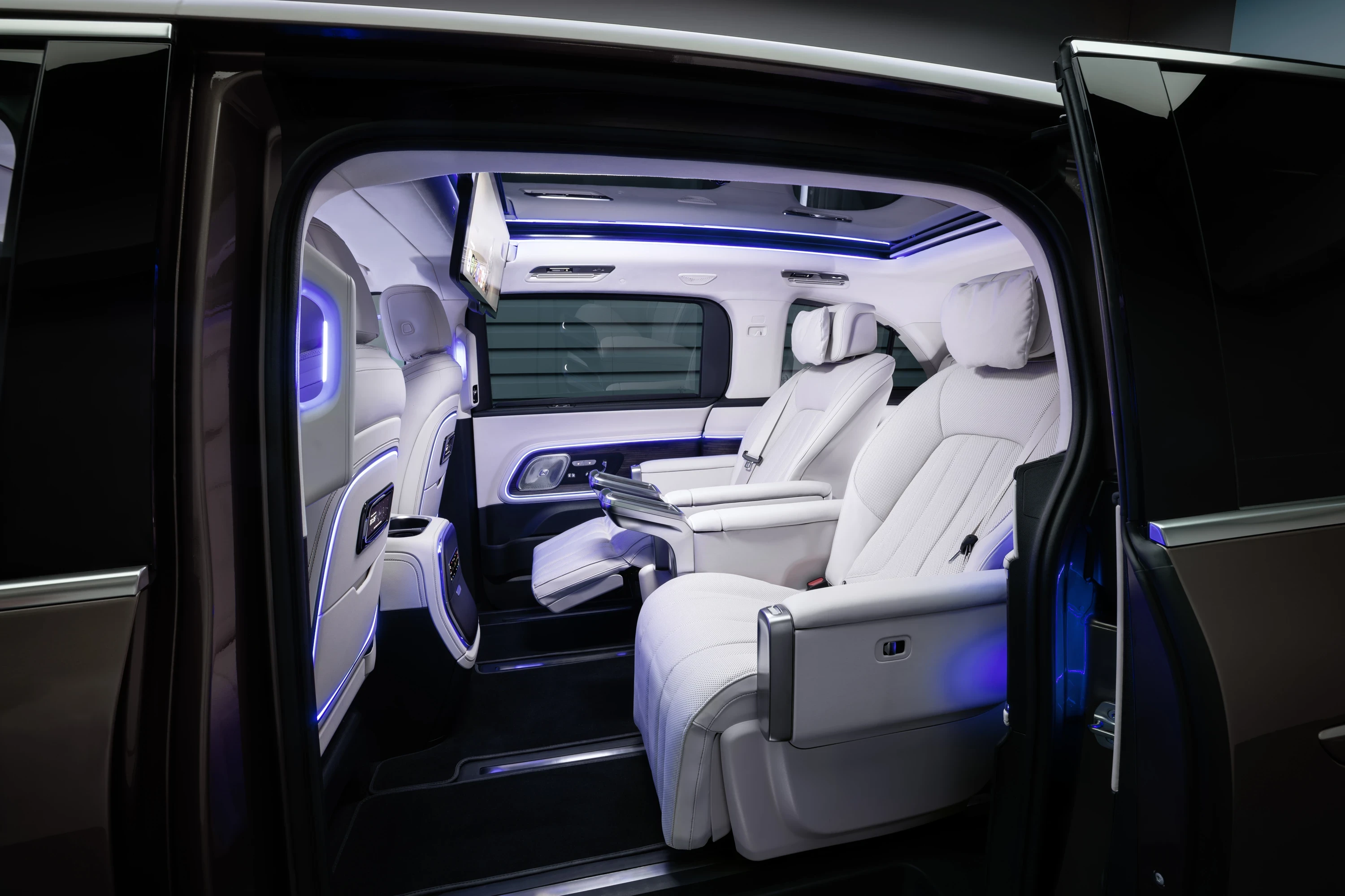 Mercedes VLE 300 secondrowseats view