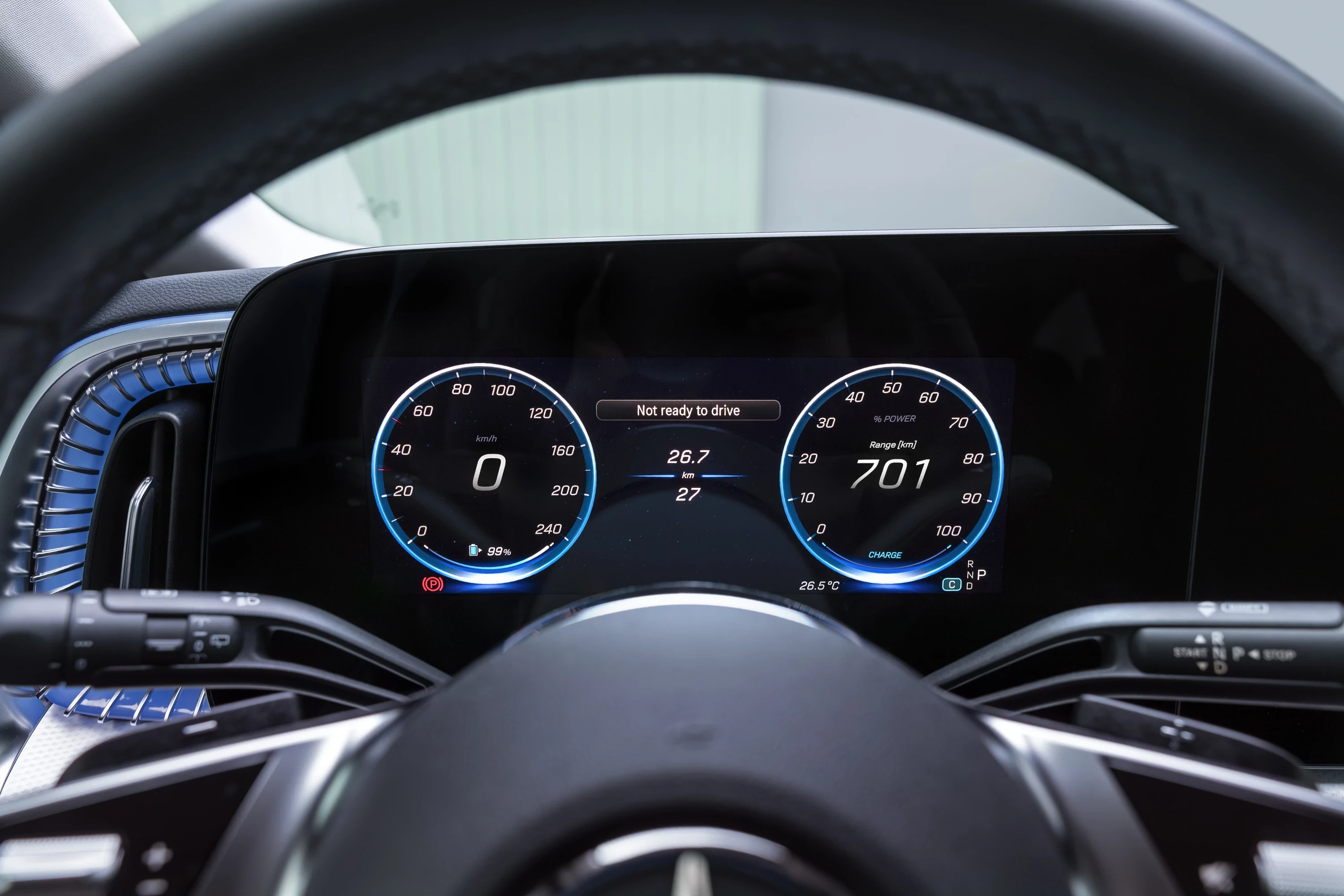 Mercedes VLE 300 screens view
