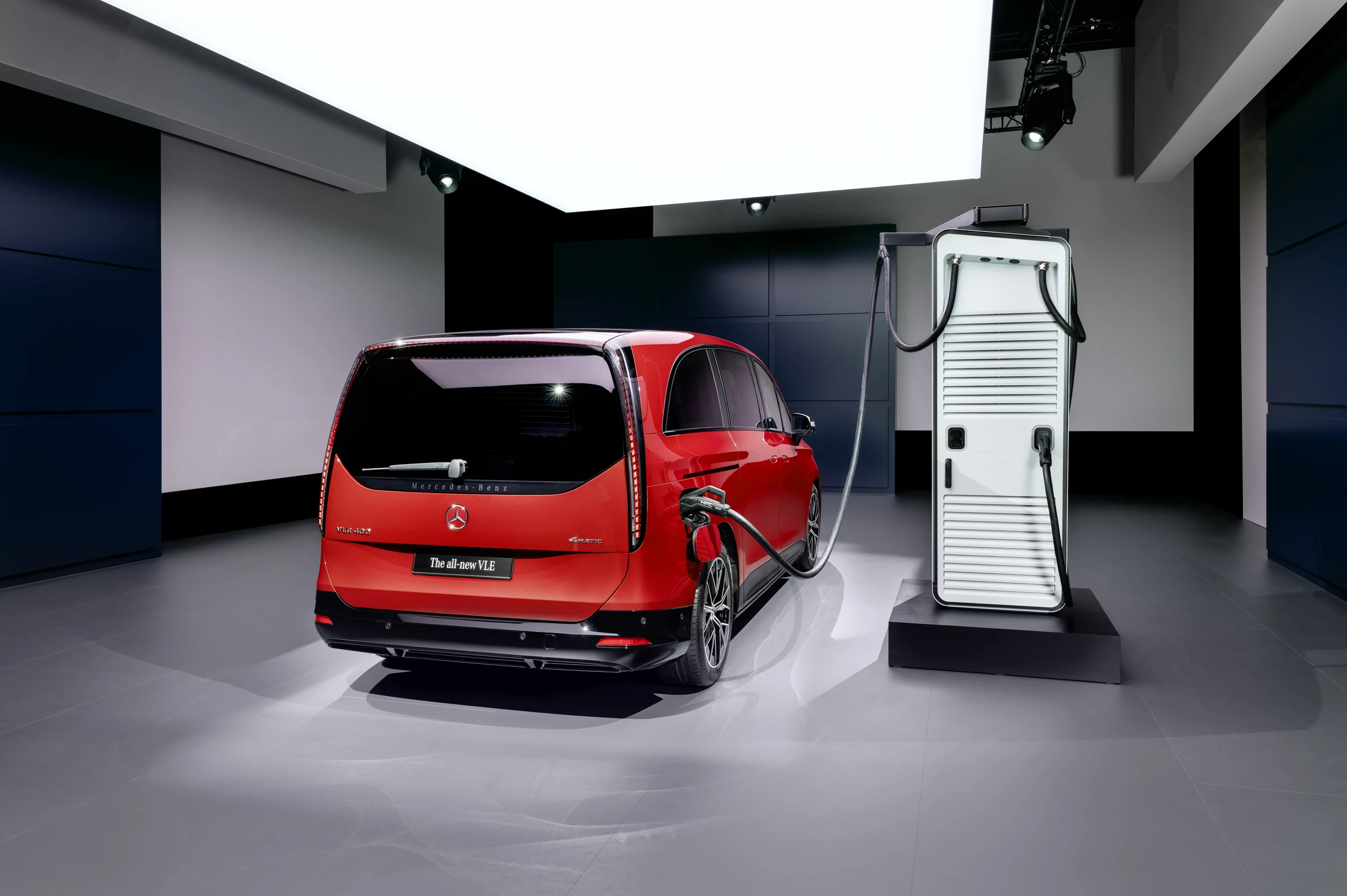 Mercedes VLE 300 charging view