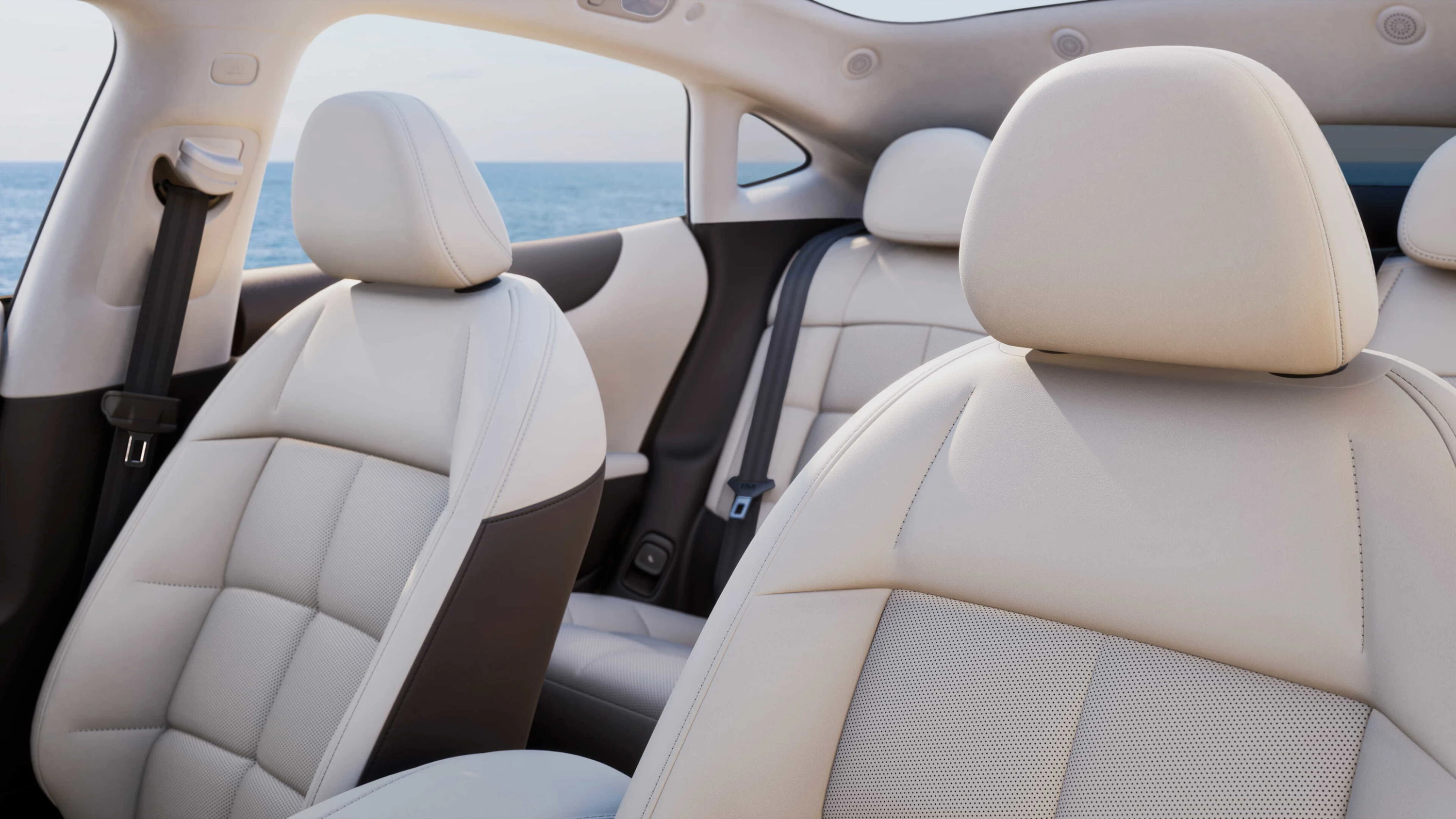 MG IM5 Standard Range frontseats view