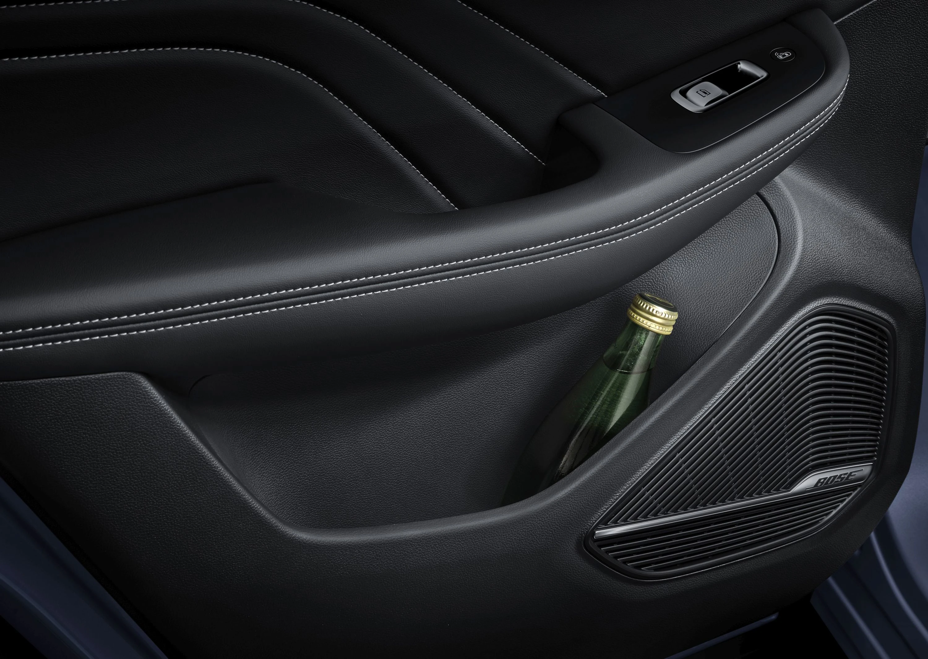 MG Marvel R Electric Performance doorstorage view