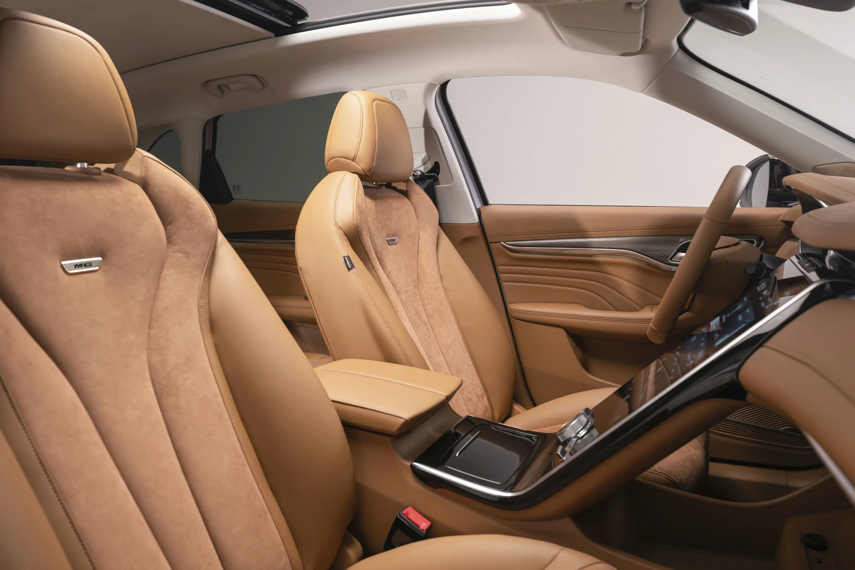 MG Marvel R Electric Performance frontseats view