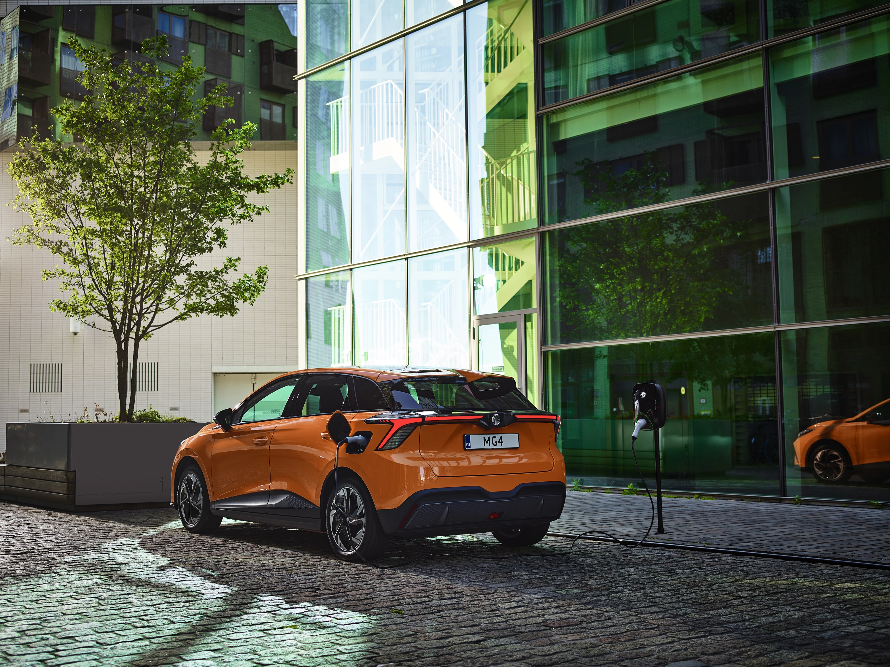 MG MG4 Electric Extended Range charging view