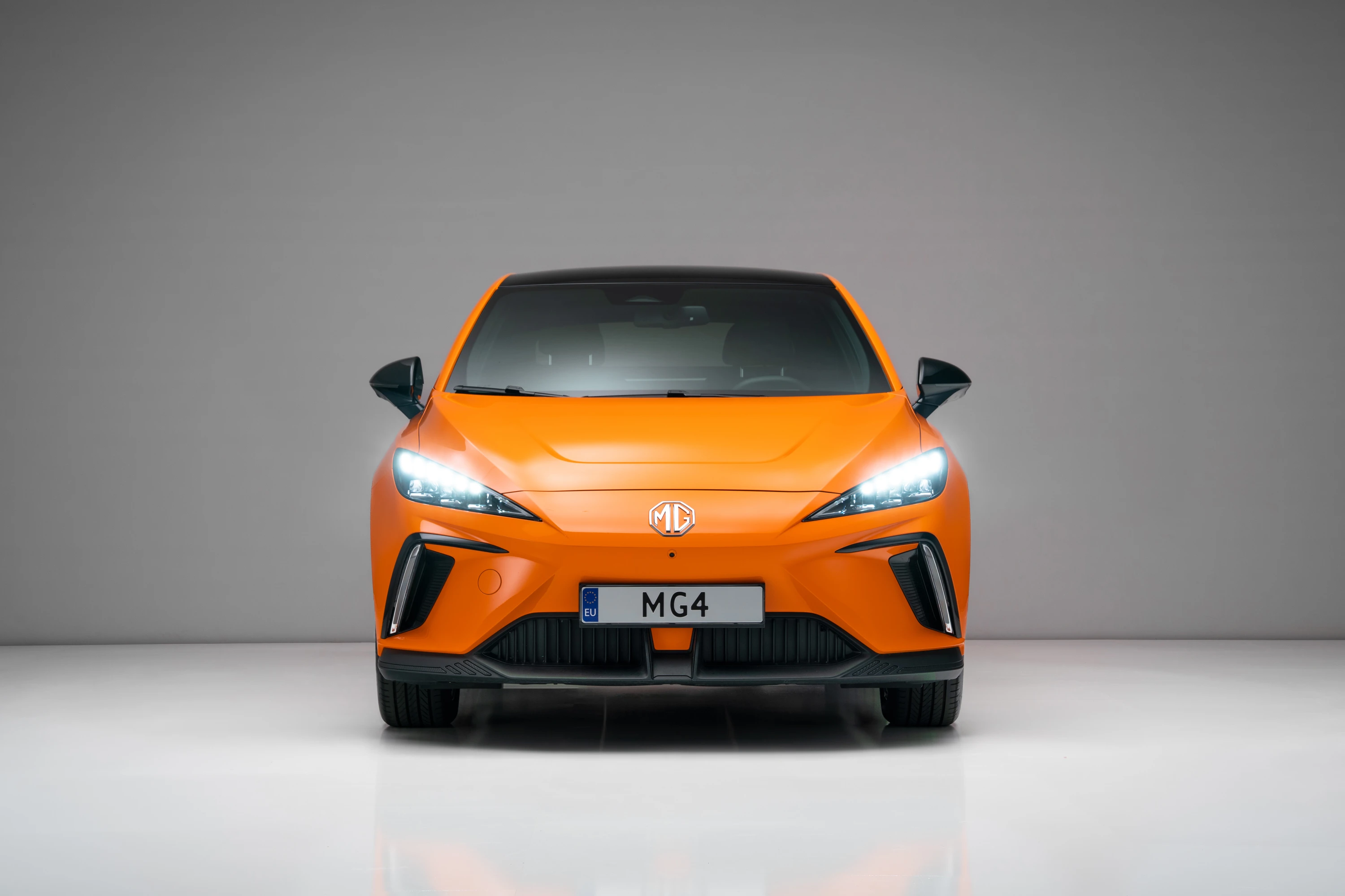 MG MG4 Electric Extended Range headlights view