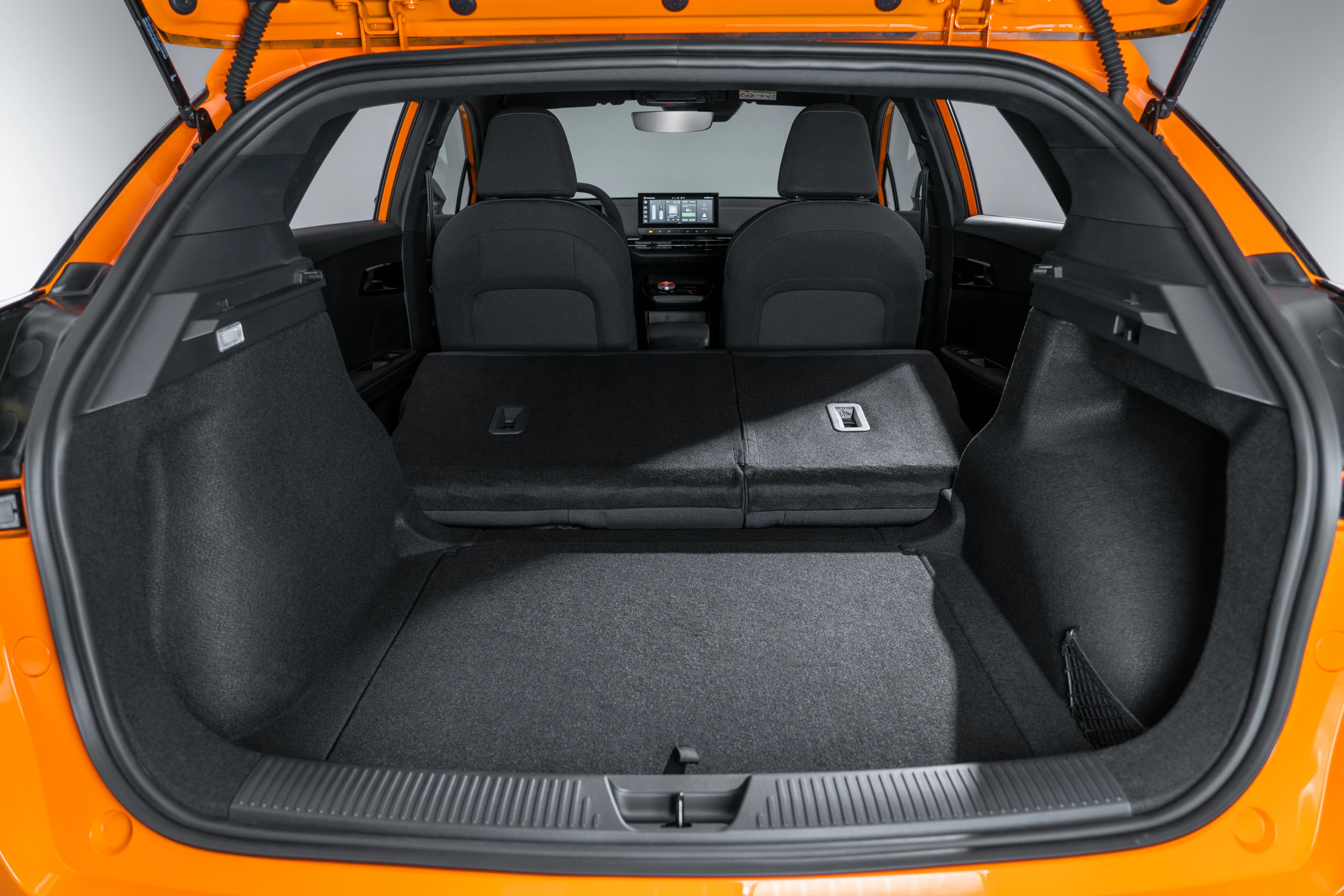 MG MG4 Electric Extended Range trunk view