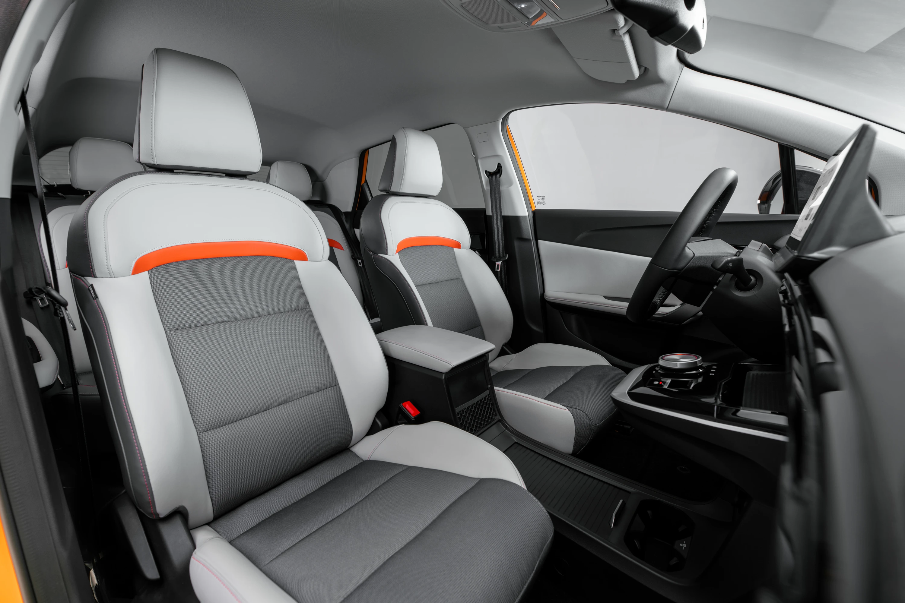MG MG4 Electric Long Range frontseats view