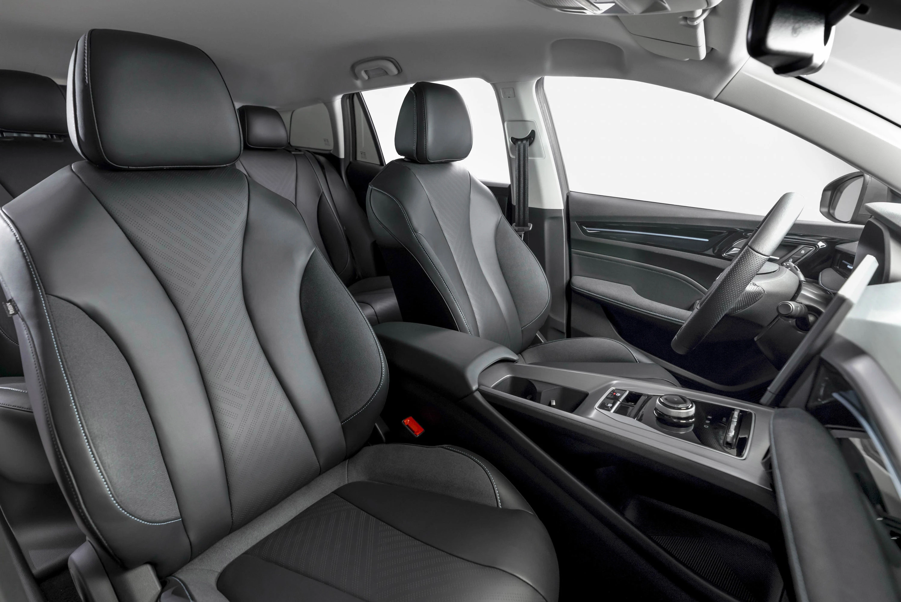 MG MG5 Electric Standard Range frontseats view
