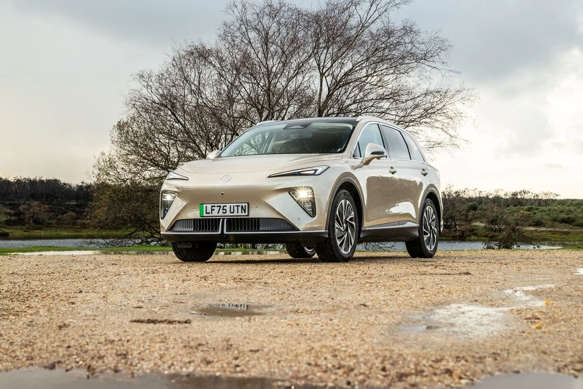 MG MGS6 EV AWD exterior view