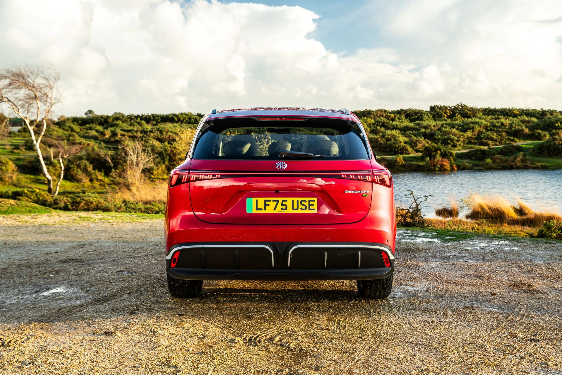 MG MGS6 EV RWD exterior view