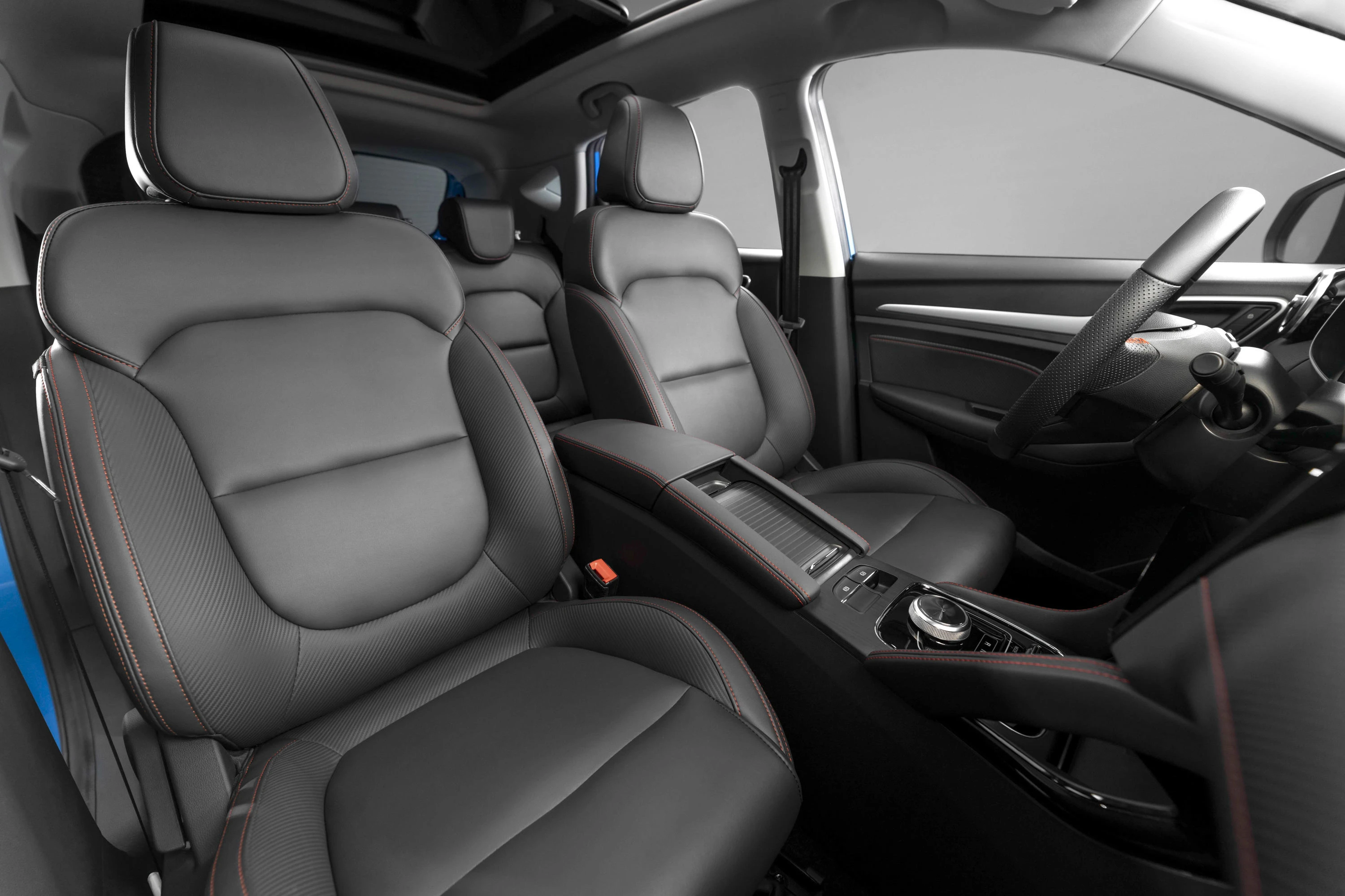 MG ZS EV Long Range frontseats view