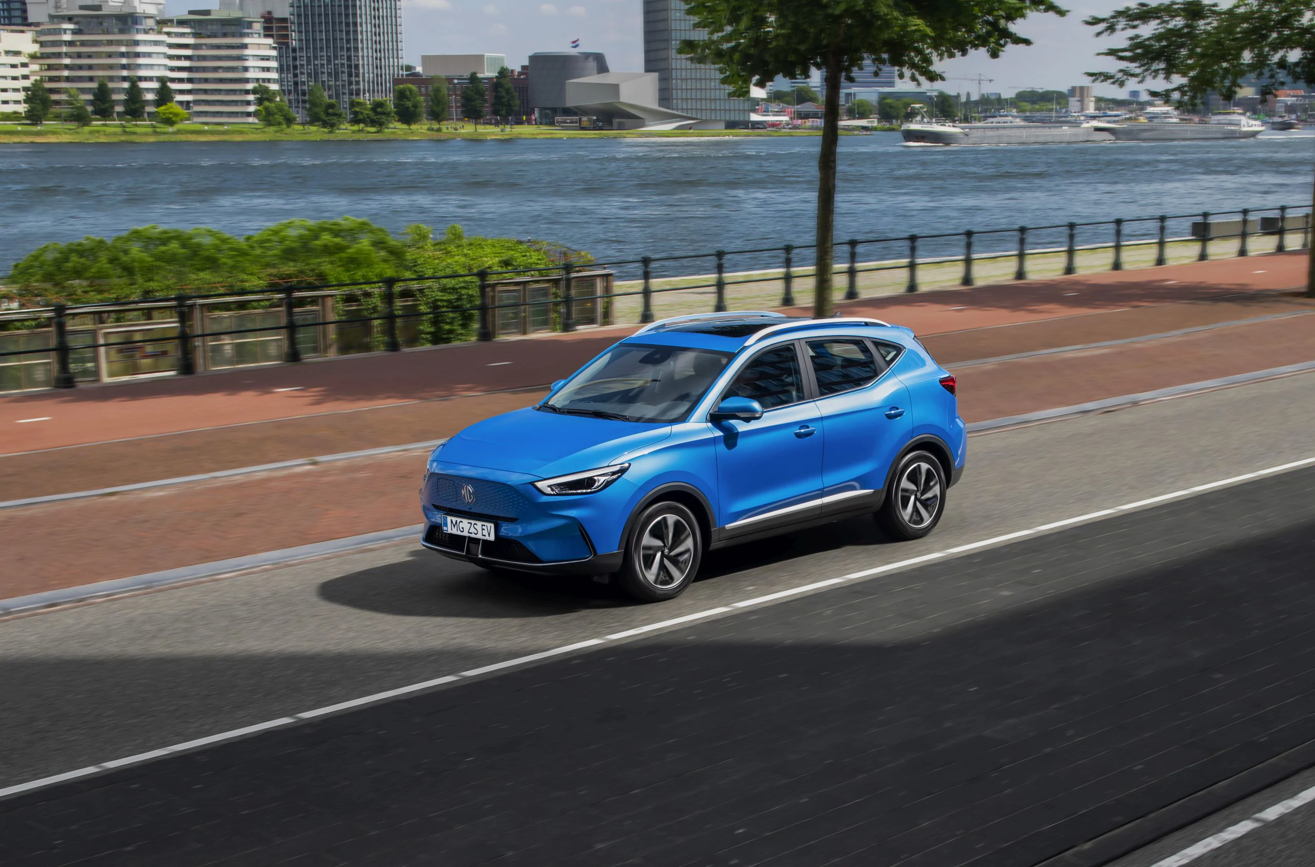 MG ZS EV Standard Range exterior view