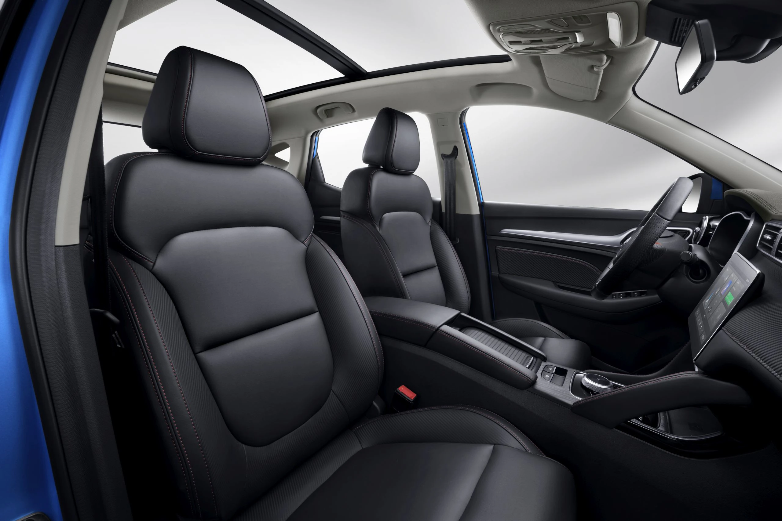 MG ZS EV Standard Range frontseats view