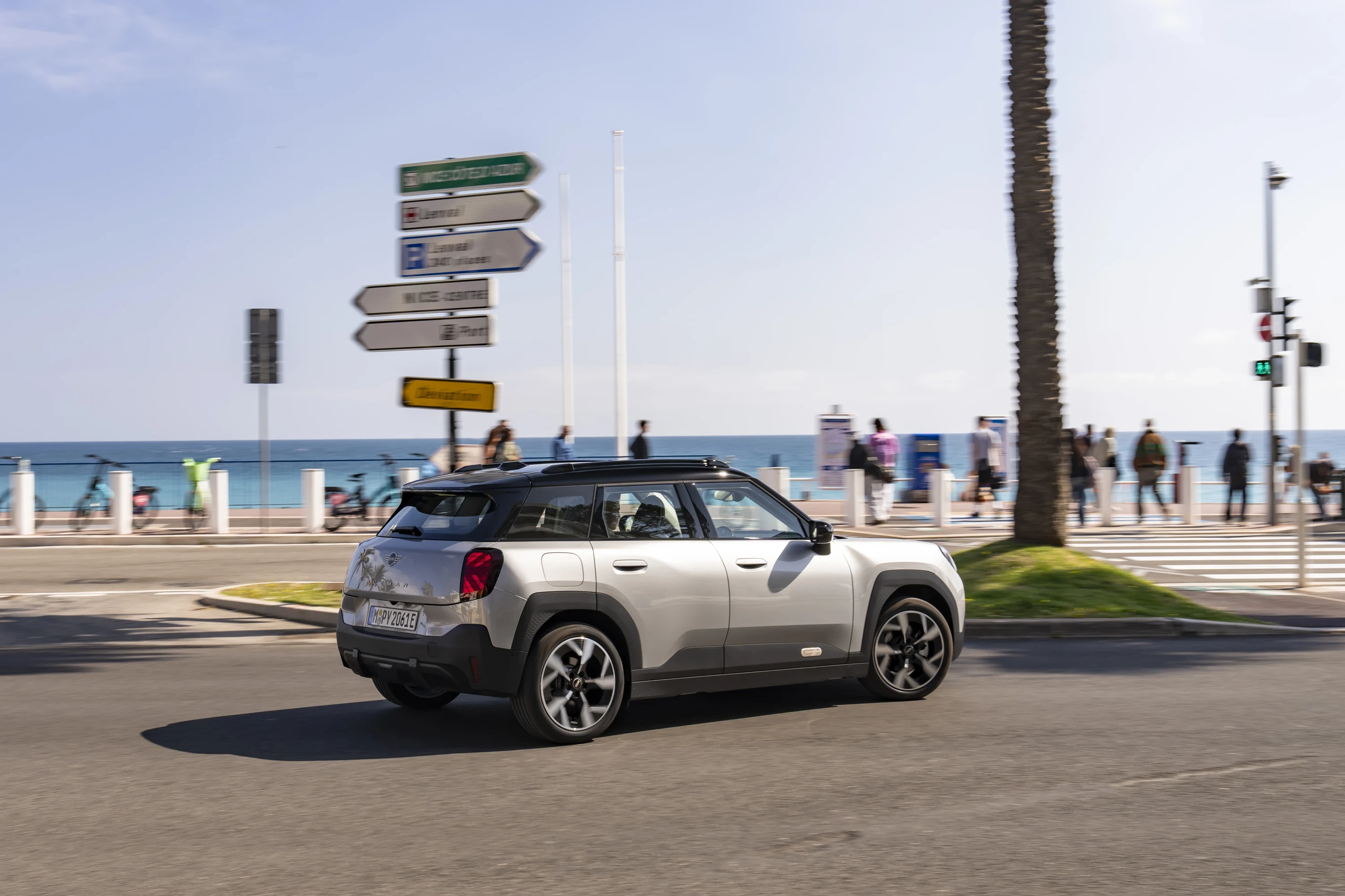 Mini Aceman E exterior view