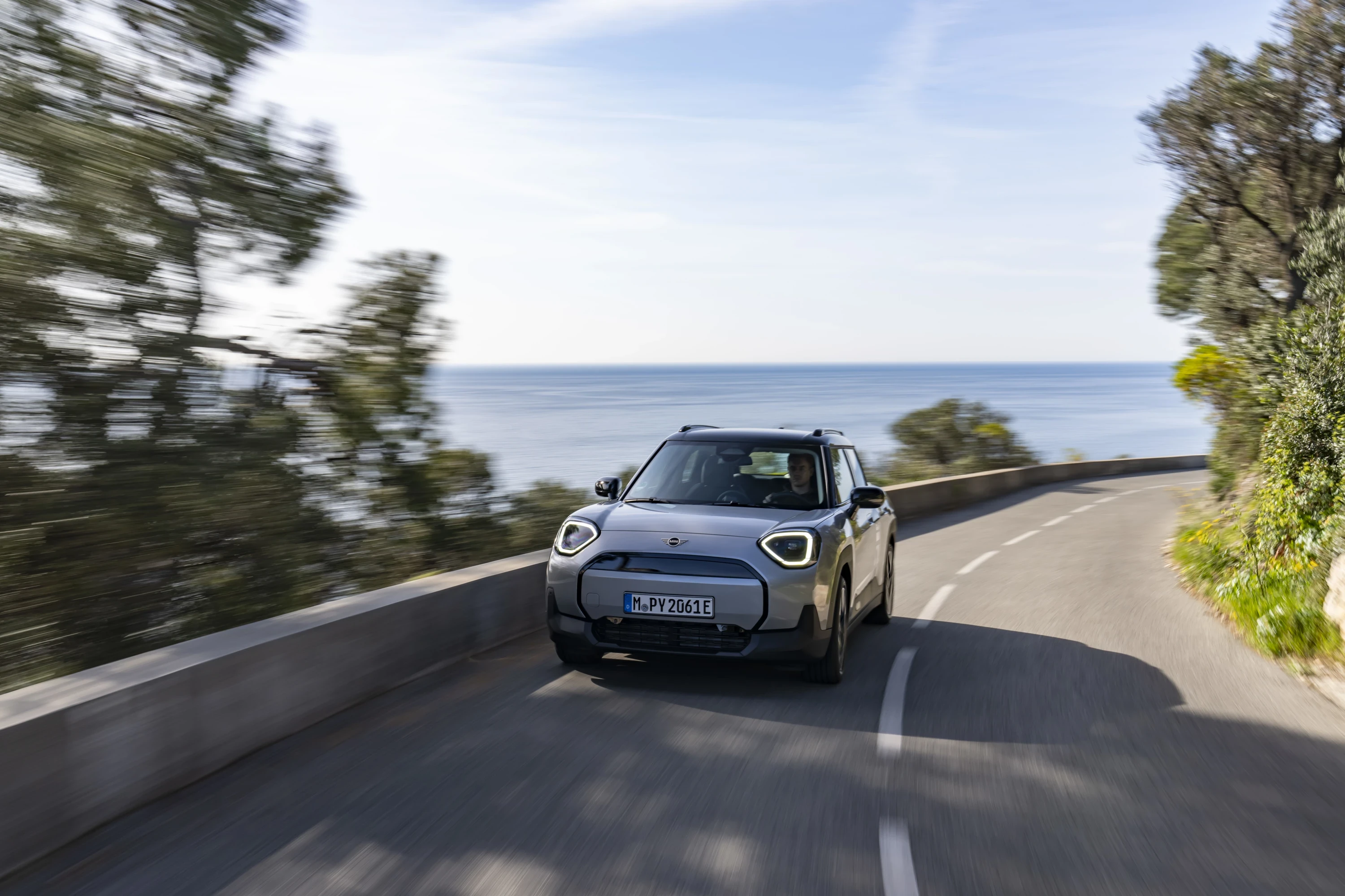 Mini Aceman E exterior view