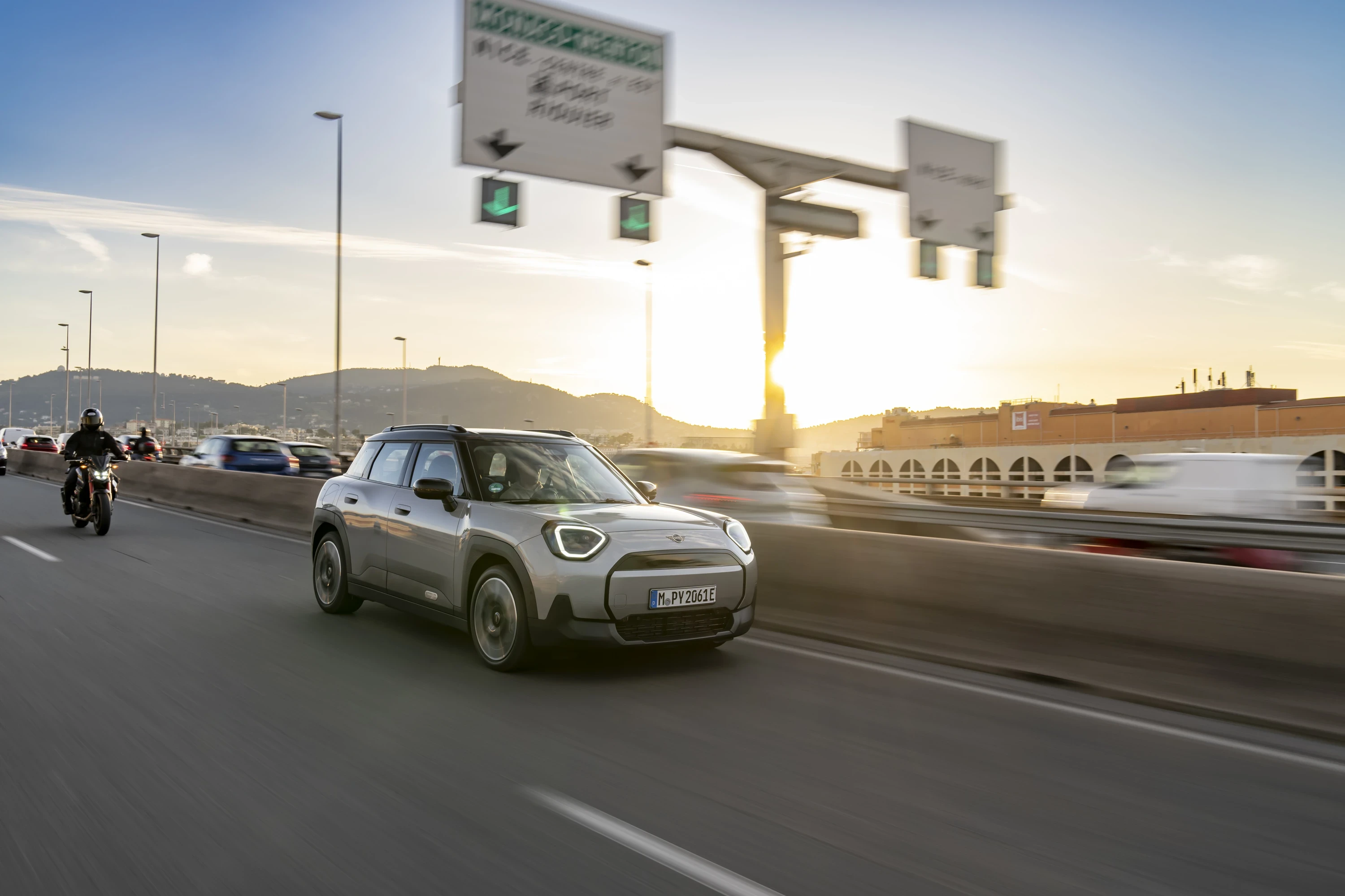 Mini Aceman E exterior view