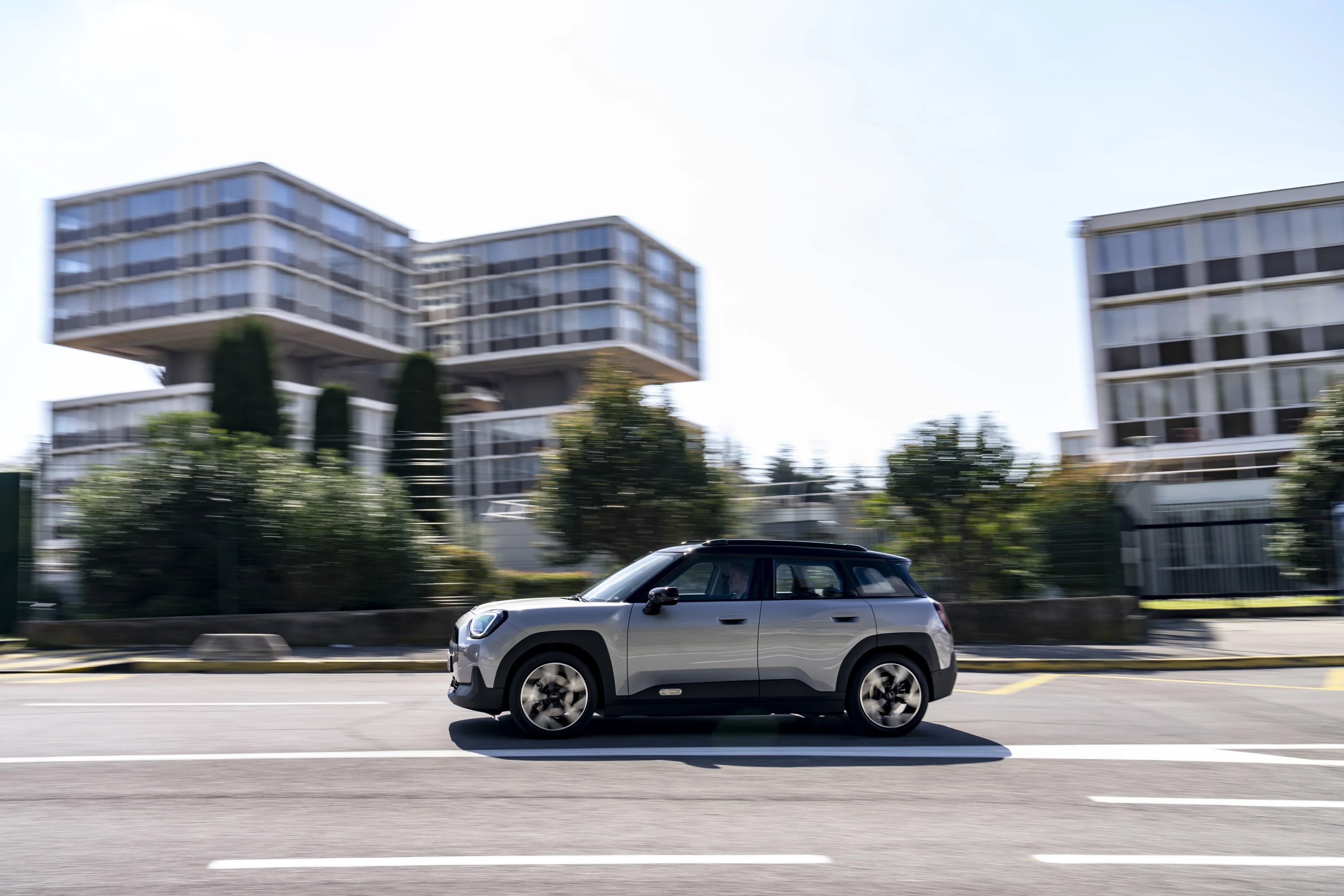 Mini Aceman E exterior view