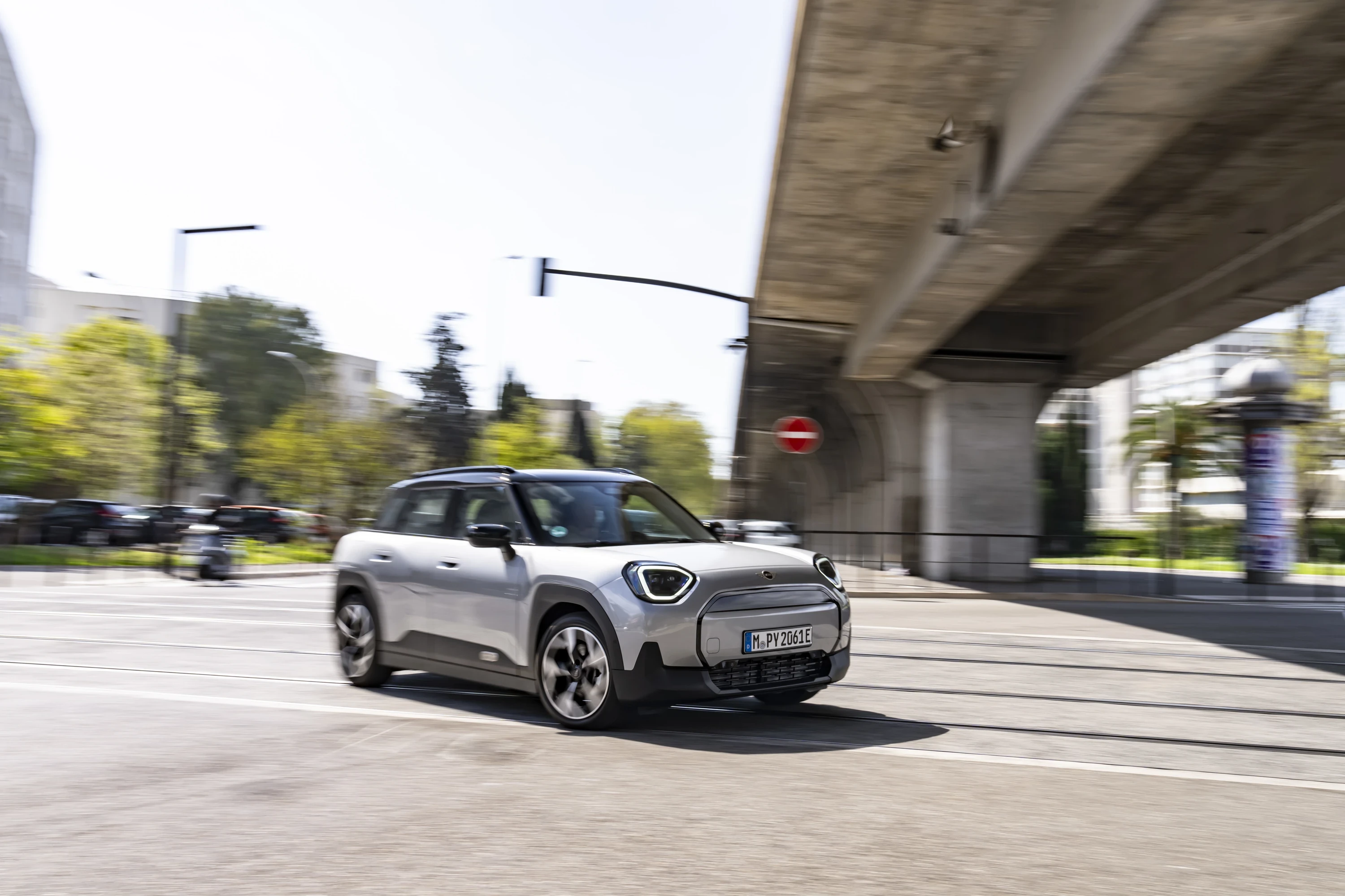 Mini Aceman E exterior view