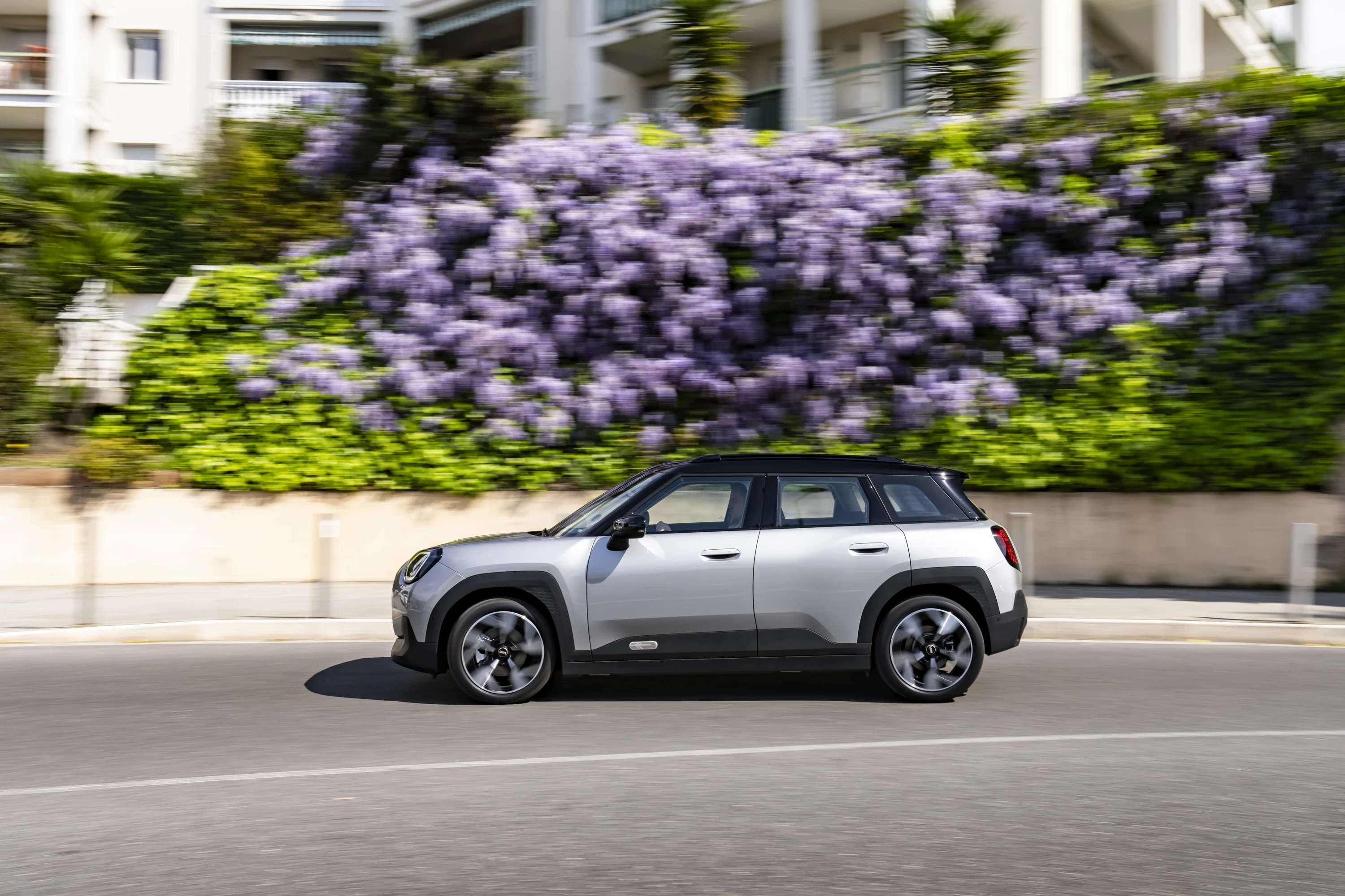 Mini Aceman E exterior view