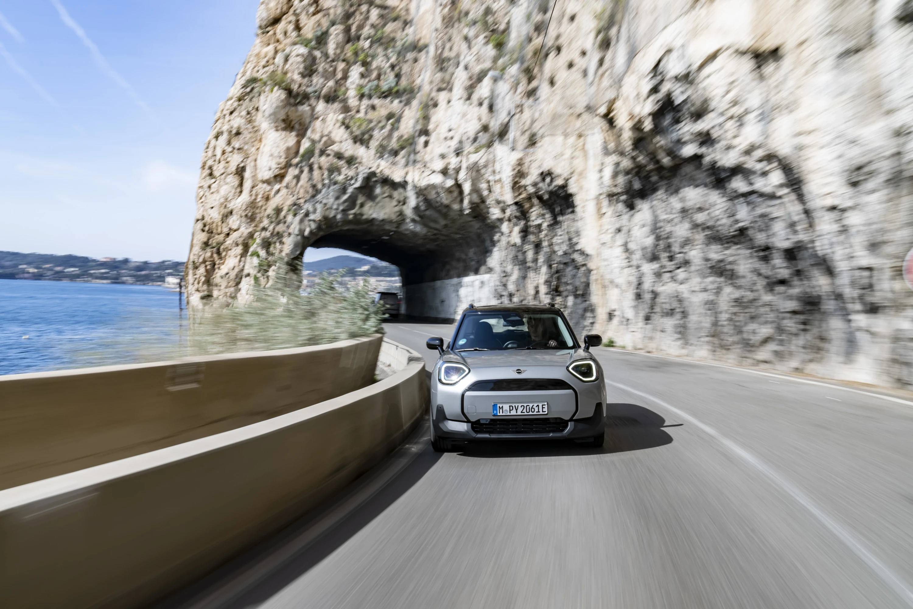 Mini Aceman E exterior view