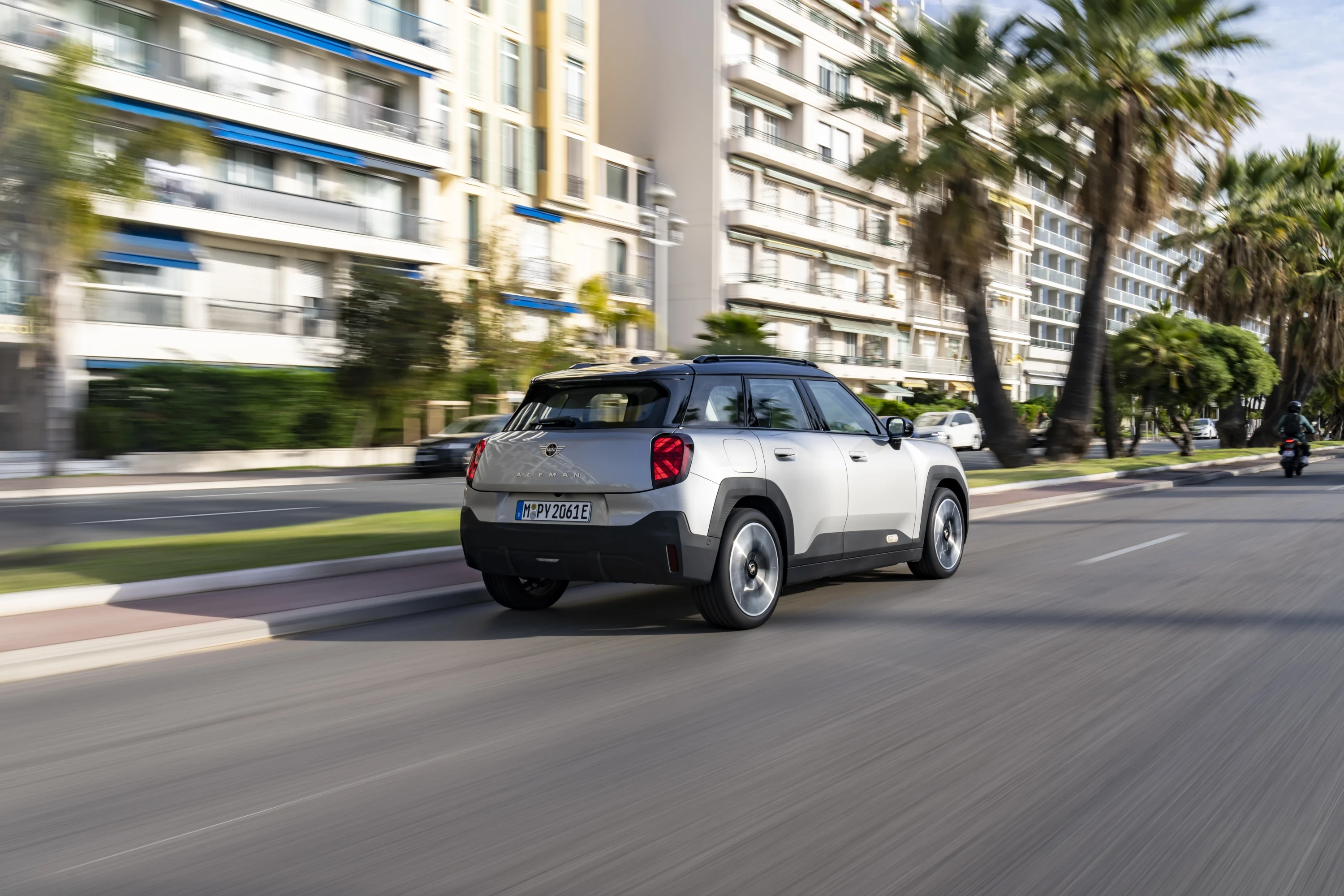 Mini Aceman E exterior view