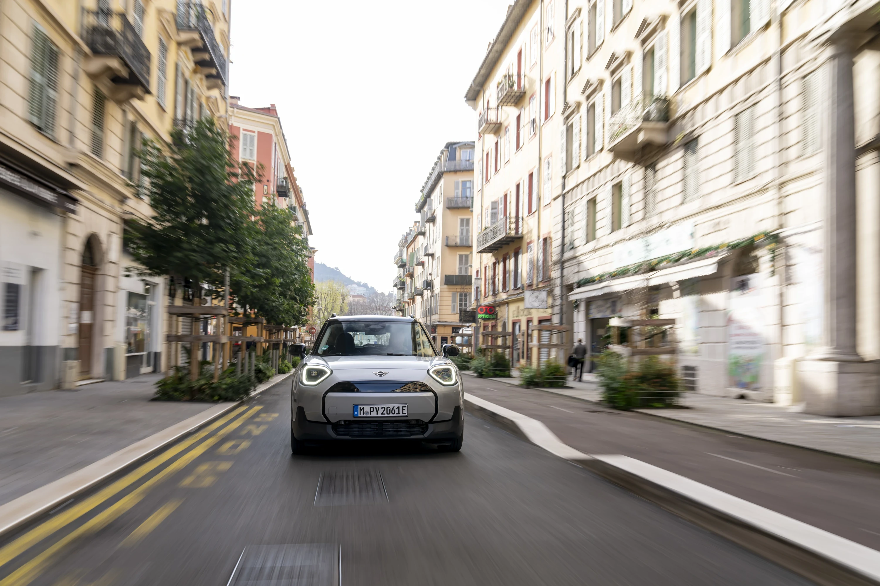Mini Aceman E exterior view