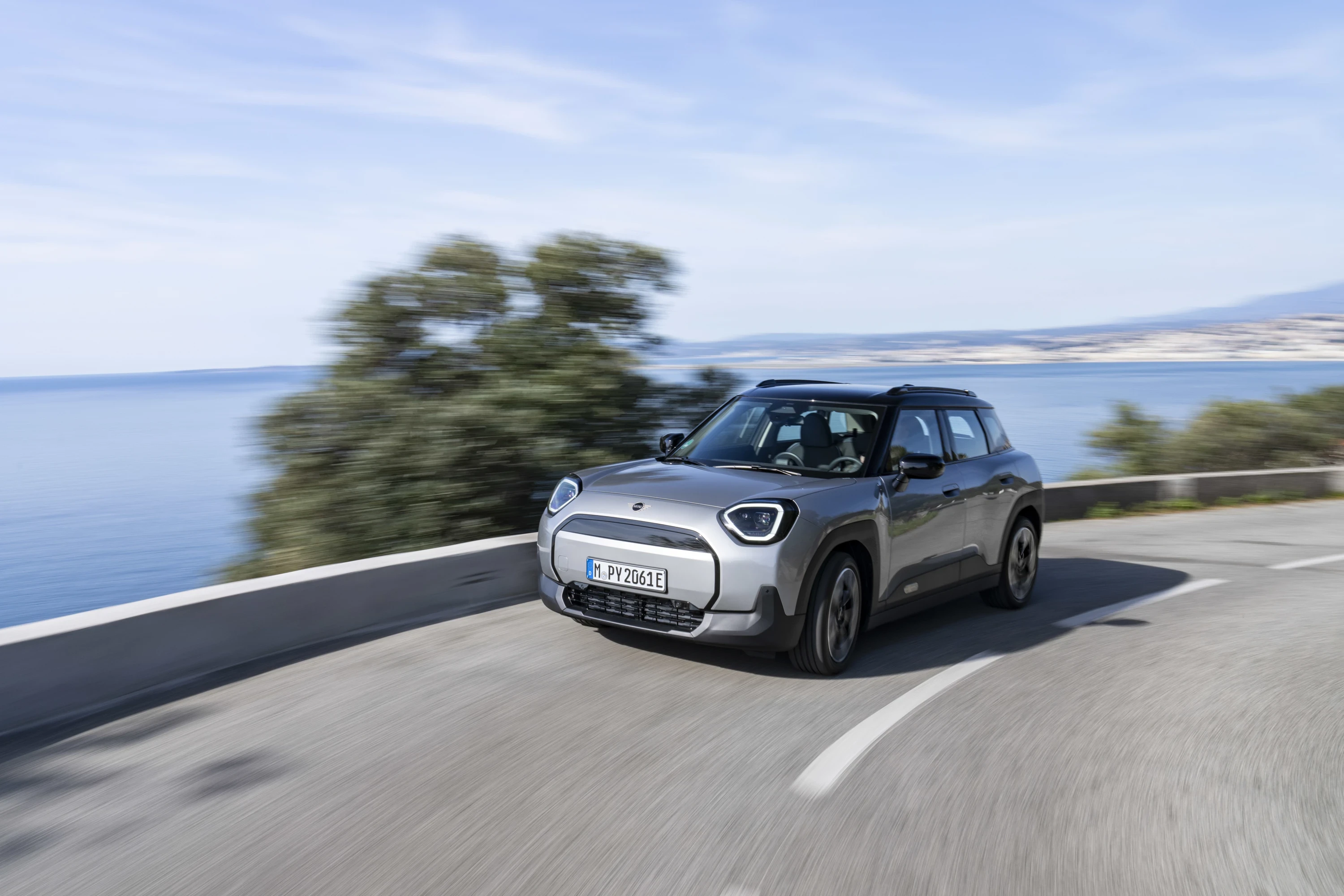 Mini Aceman E exterior view