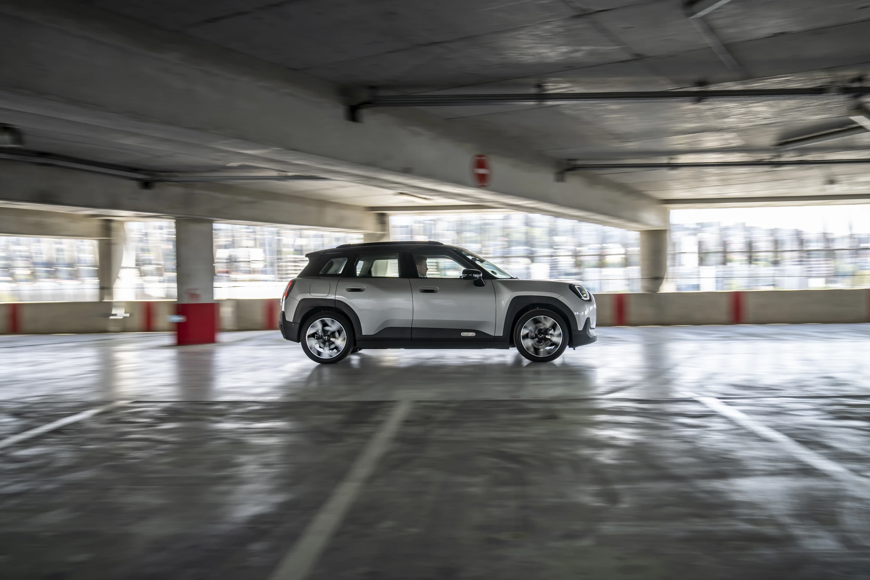 Mini Aceman E exterior view