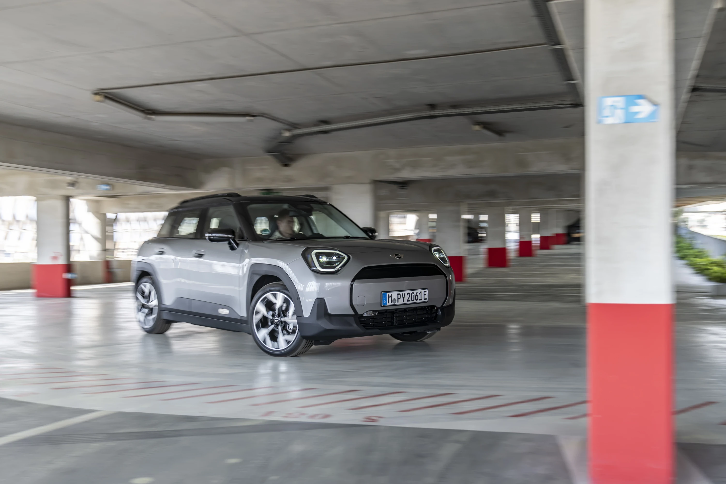 Mini Aceman E exterior view