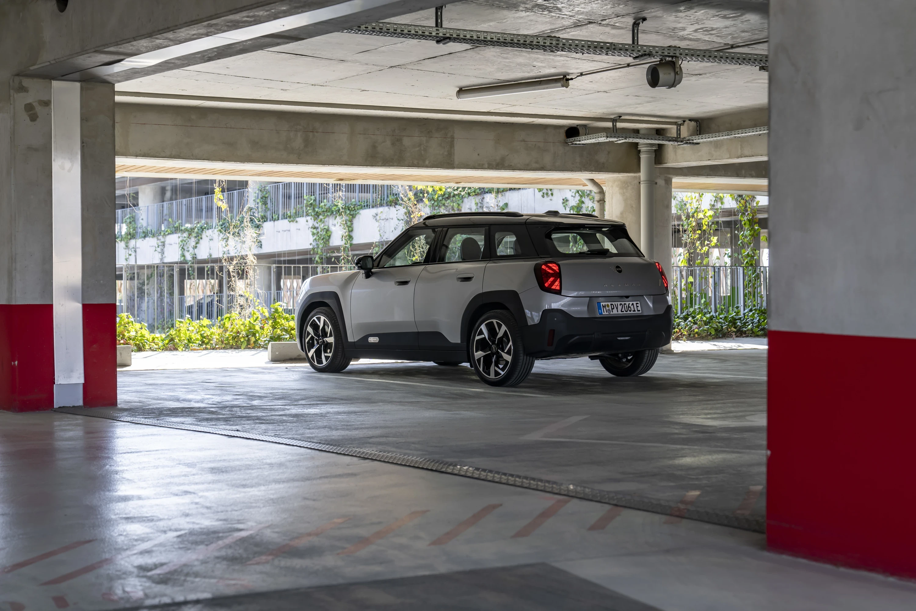 Mini Aceman E exterior view