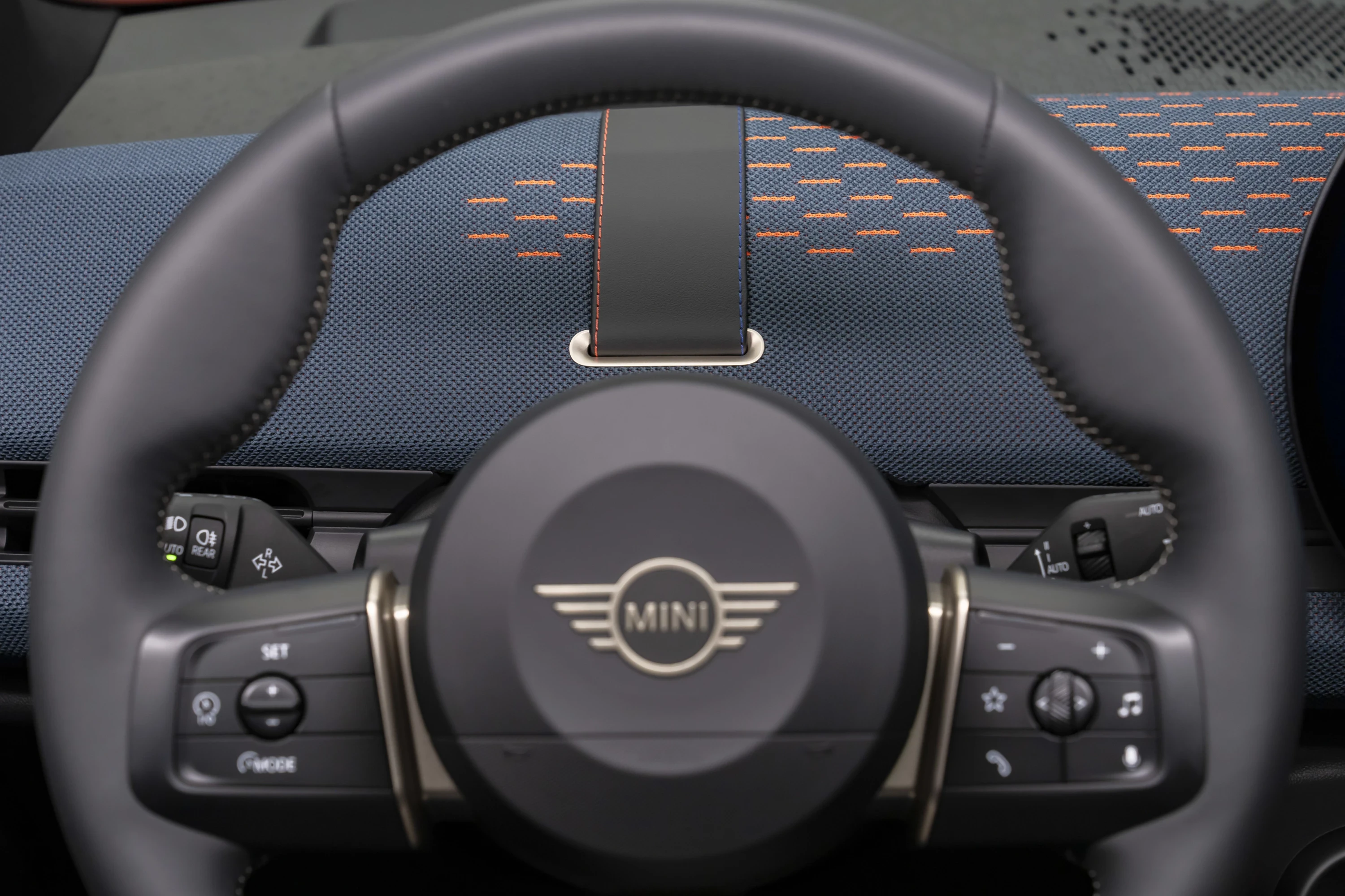 Mini Aceman SE steeringwheel view