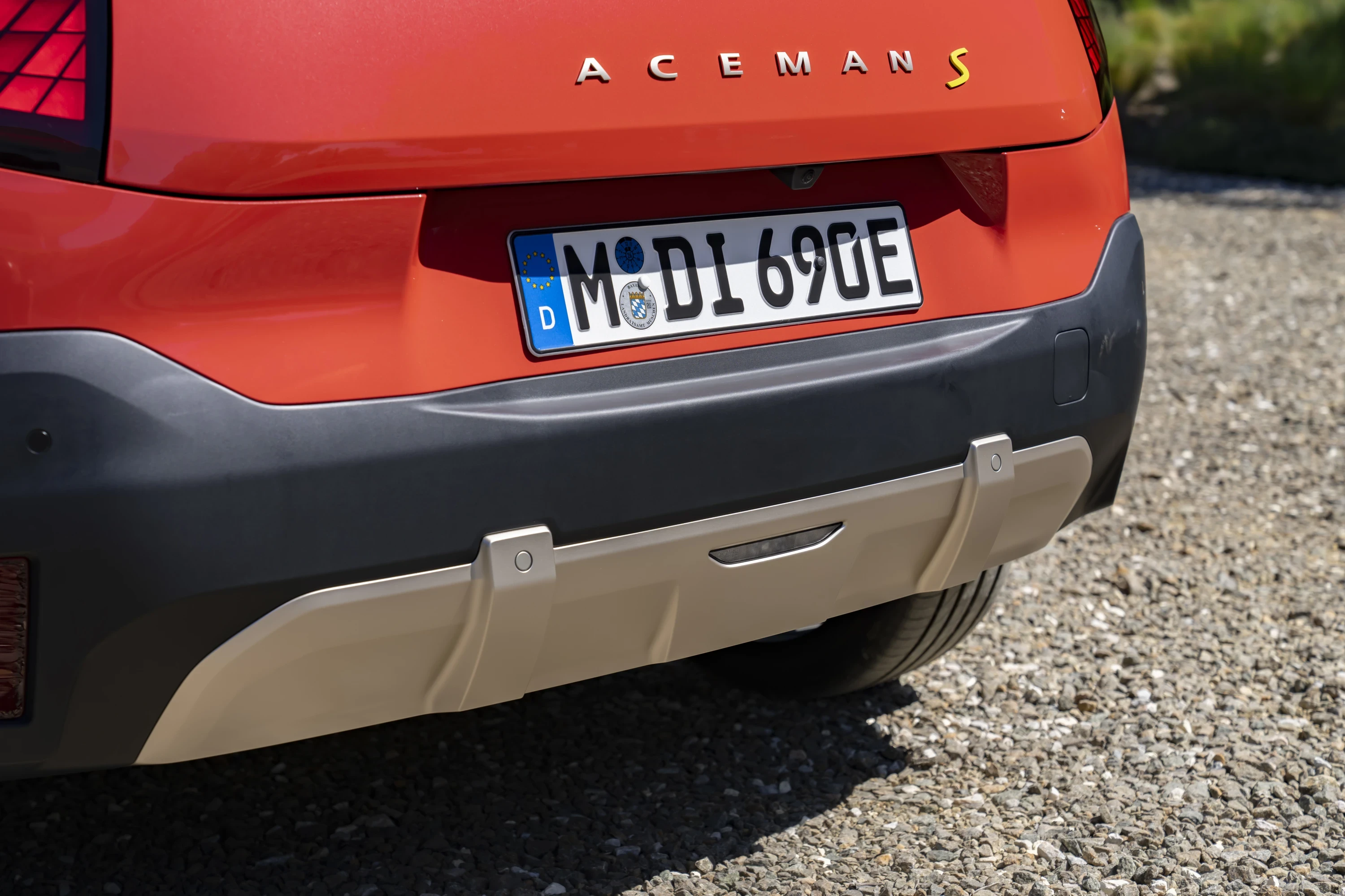 Mini Aceman SE exterior view