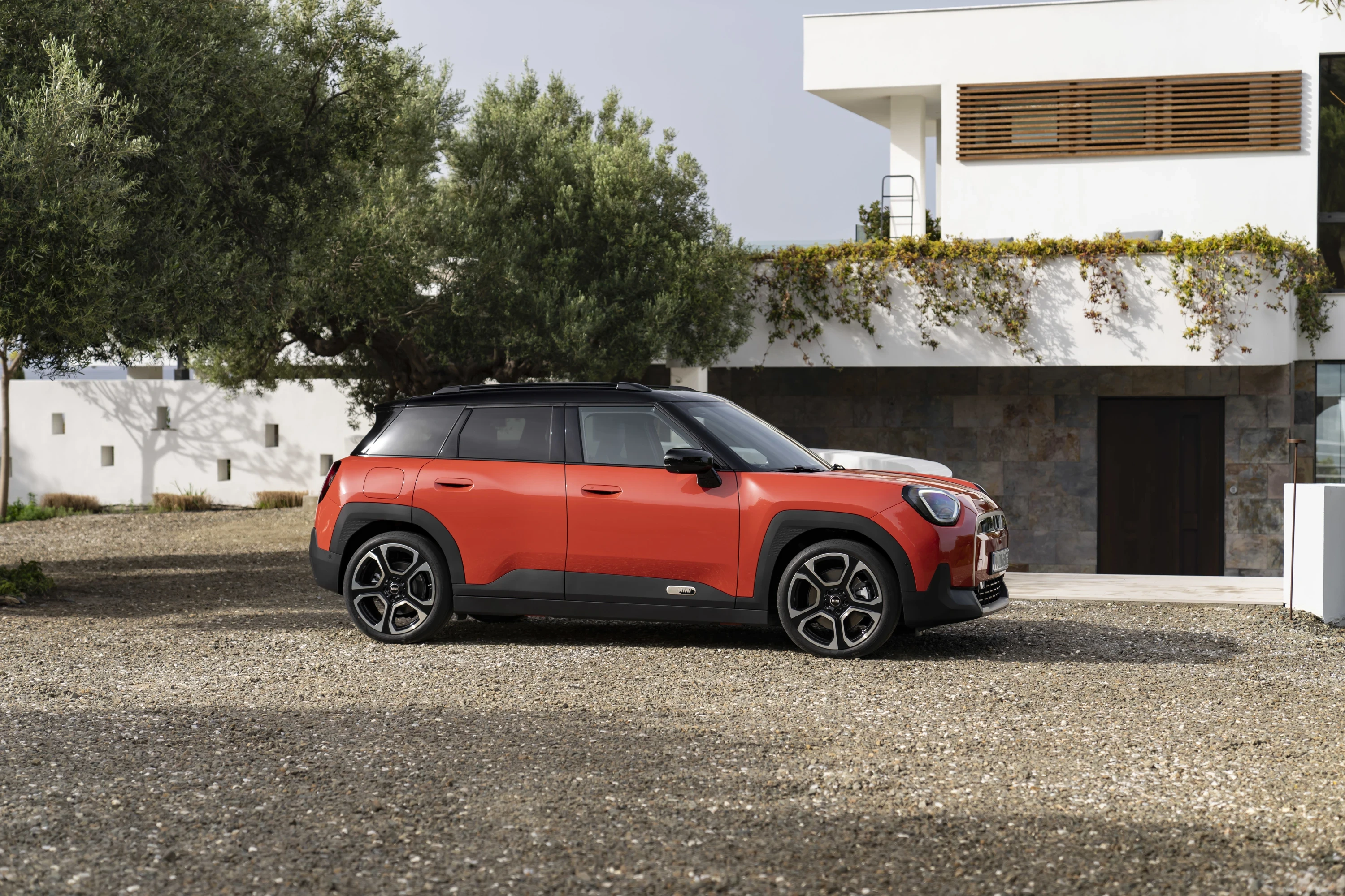 Mini Aceman SE exterior view