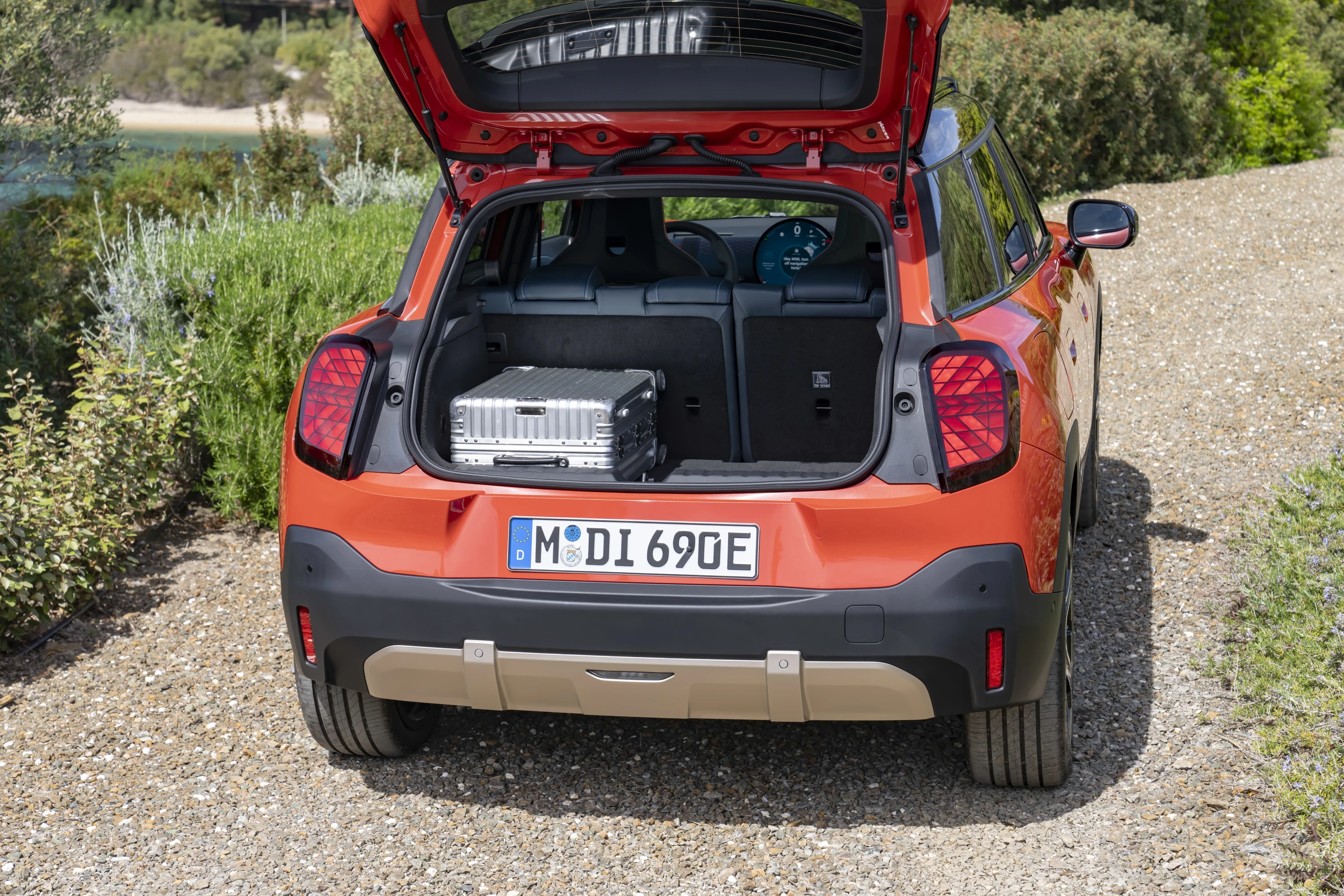 Mini Aceman SE trunk view
