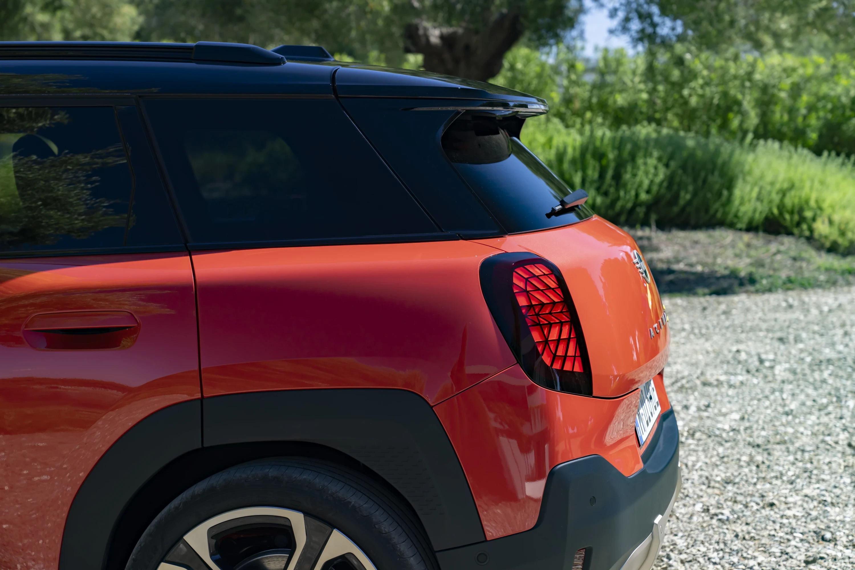 Mini Aceman SE exterior view