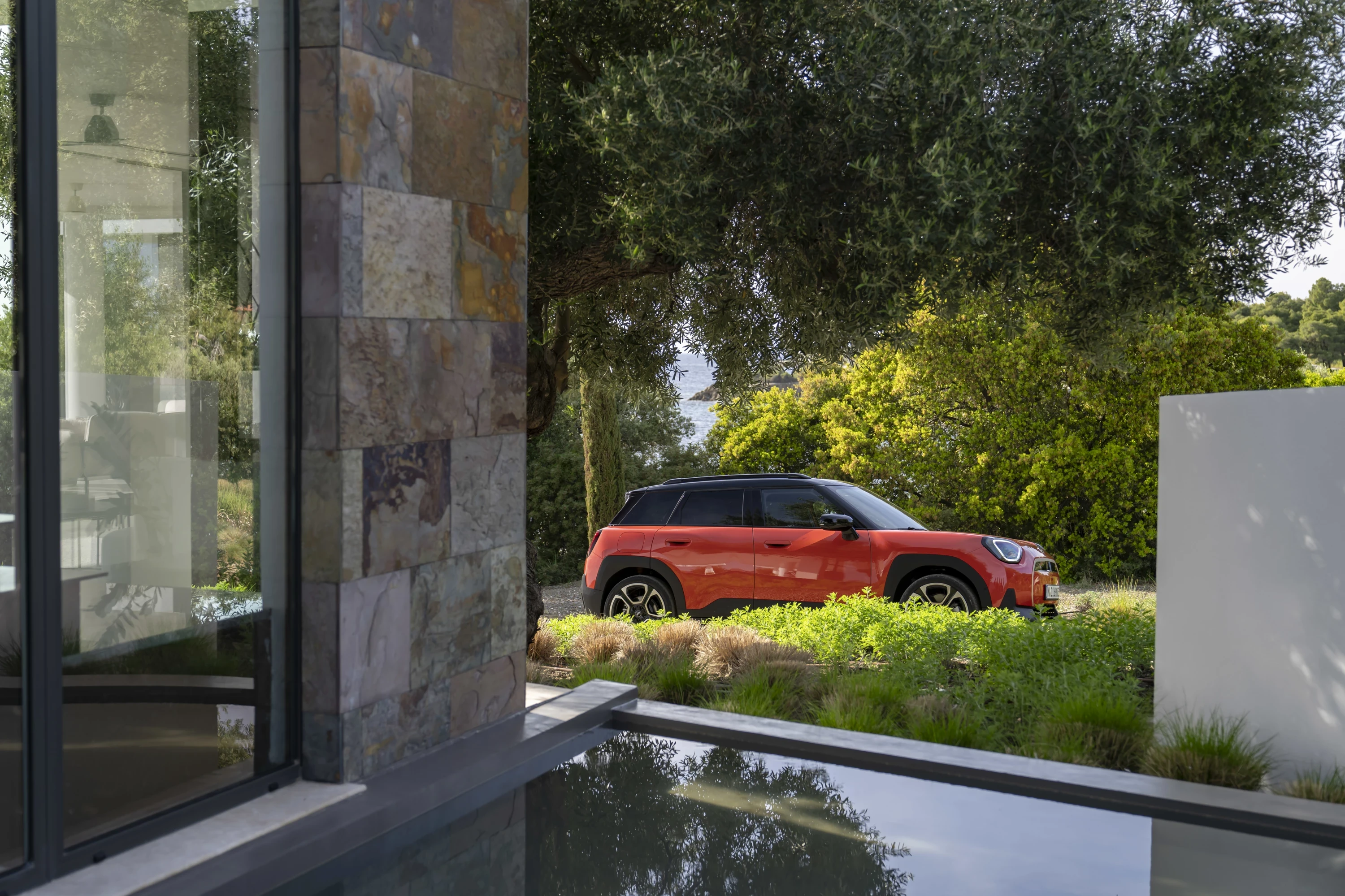 Mini Aceman SE exterior view