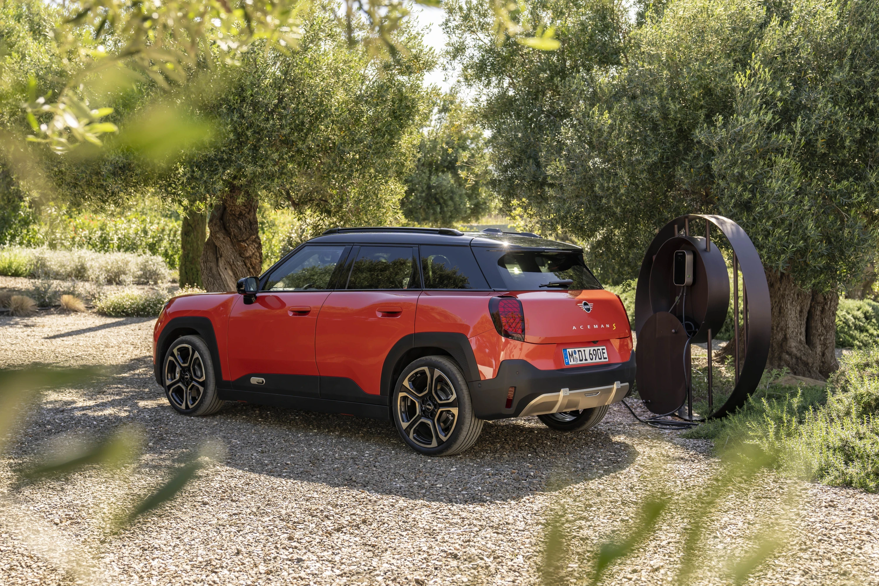 Mini Aceman SE exterior view