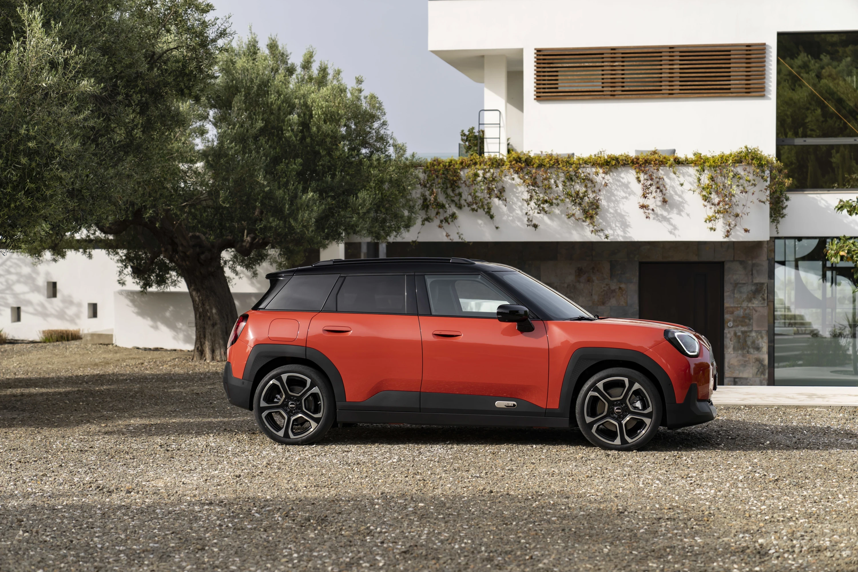 Mini Aceman SE exterior view