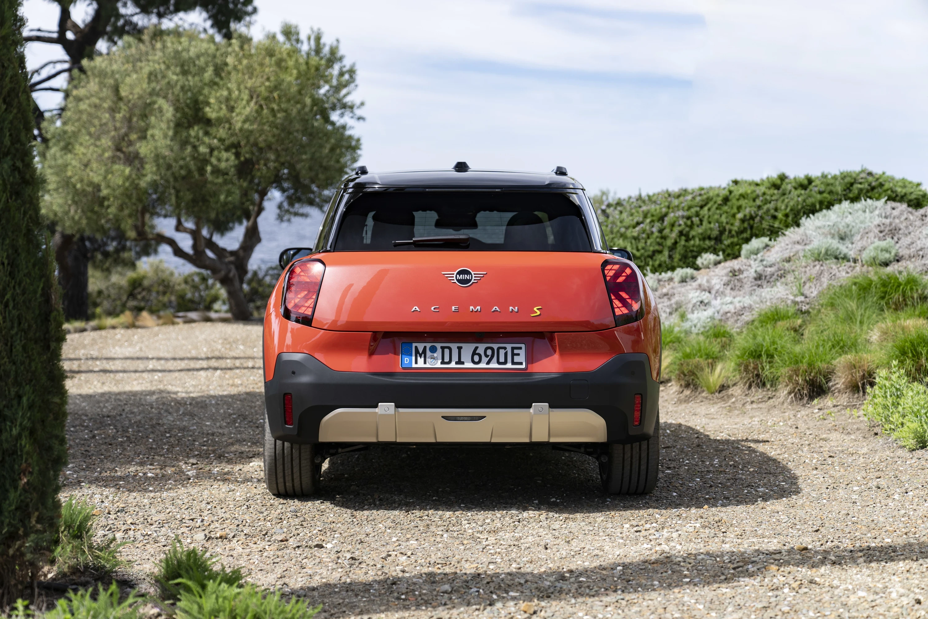 Mini Aceman SE exterior view