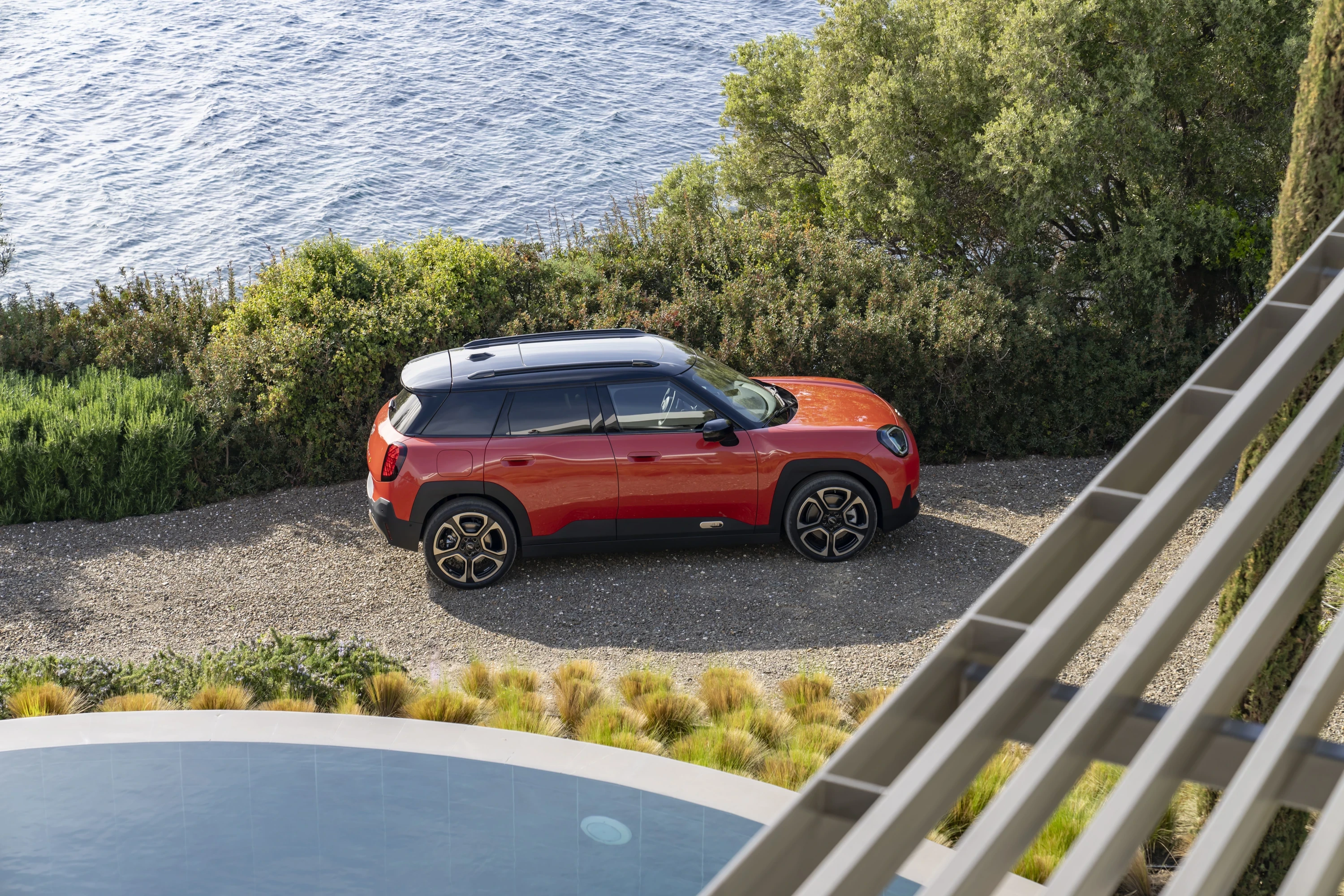 Mini Aceman SE exterior view