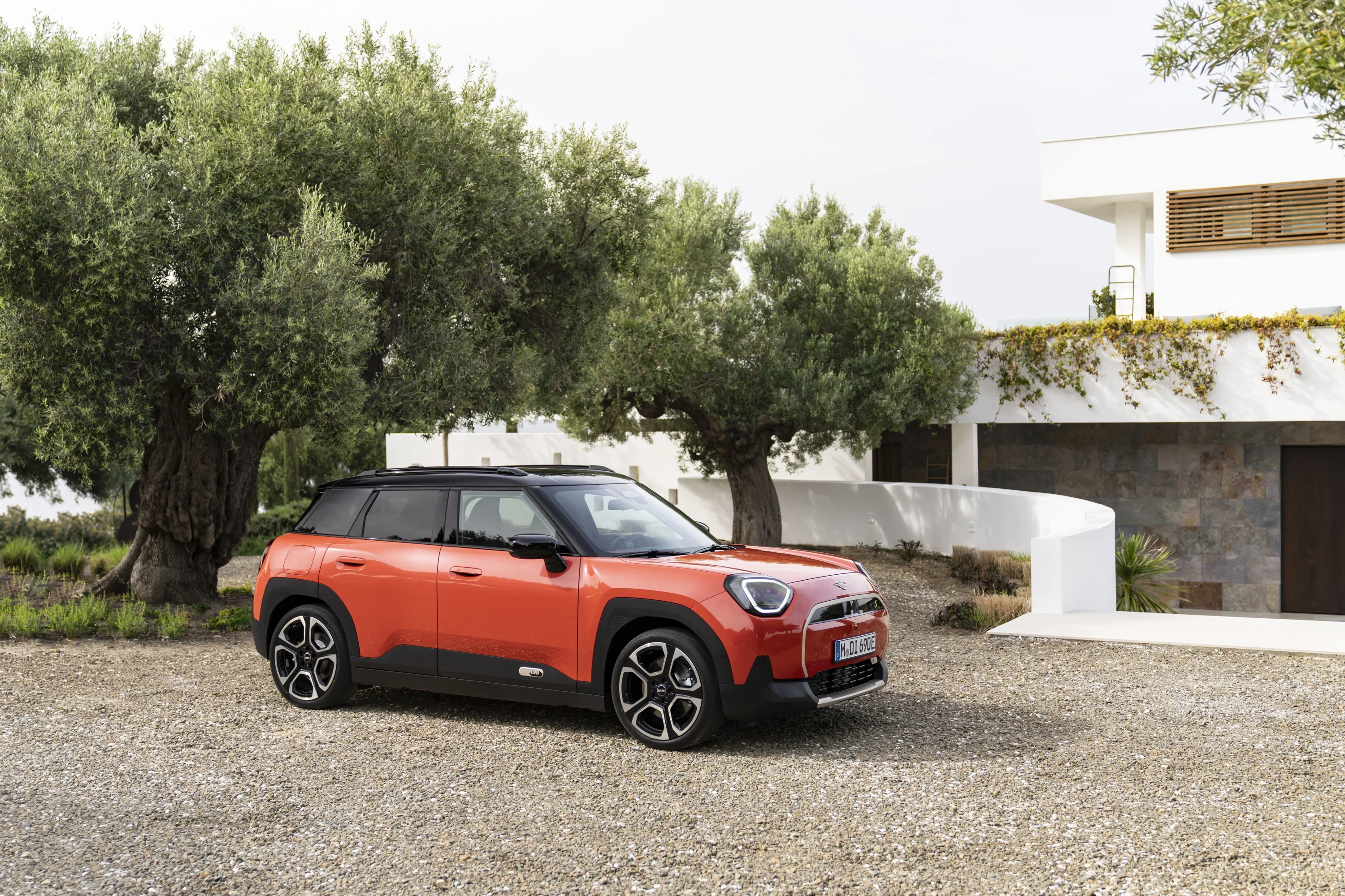 Mini Aceman SE exterior view
